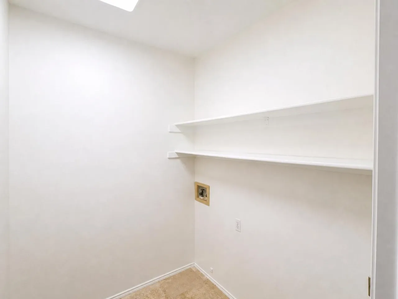Single Family Residence For Rent in Collin County , 9518 Prestmont Place, Frisco, Texas 75035, 3 Bedroom, 2 Bathroom, 2 Garage spaces, 1,978 Sqft, built in 1995, mls#21389276, Real Estate Agent in Frisco, Homes For Rent in Collin county, Homes For Rent in Frisco, Realtor in Frisco Texas, Real Estate Brokerage Independent Realty Texas, Luminita Cordes Realtor