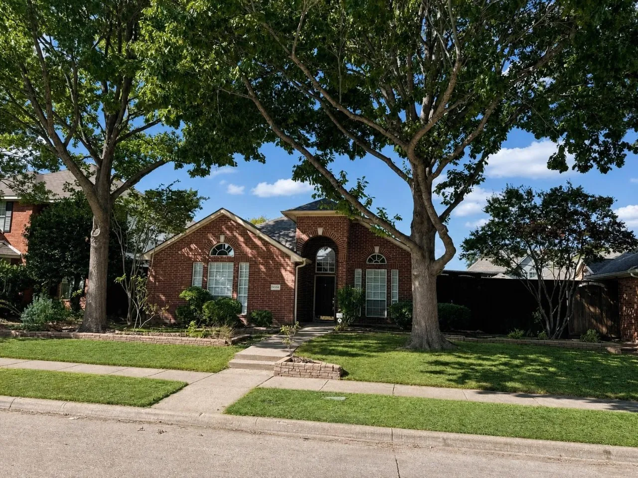 Single Family Residence For Rent in Collin County , 9518 Prestmont Place, Frisco, Texas 75035, 3 Bedroom, 2 Bathroom, 2 Garage spaces, 1,978 Sqft, built in 1995, mls#21389276, Real Estate Agent in Frisco, Homes For Rent in Collin county, Homes For Rent in Frisco, Realtor in Frisco Texas, Real Estate Brokerage Independent Realty Texas, Luminita Cordes Realtor