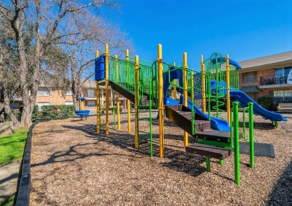 Condominium For Sale in Dallas County , 3616 Parkridge Drive 108, Dallas, Texas 75234, 2 Bedroom, 2 Bathroom, Garage spaces, 980 Sqft, built in 1982, mls#21389280, Real Estate Agent in Dallas, Homes For Sale in Dallas county, Homes For Sale in Dallas, Realtor in Dallas Texas, Real Estate Brokerage Independent Realty Texas, Luminita Cordes Realtor