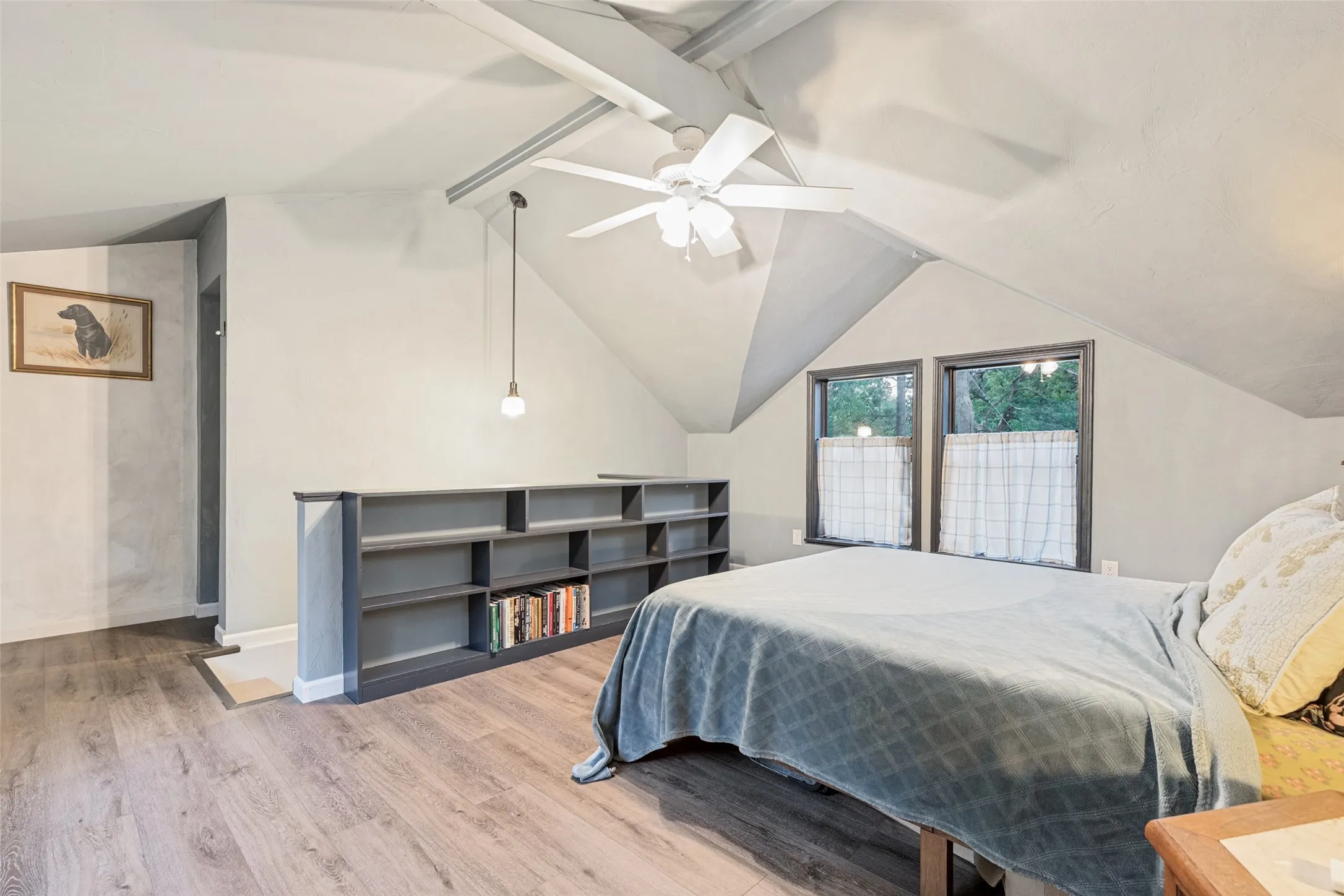 Single Family Residence For Sale in Denton County , 201 E 9th Street, Shady Shores, Texas 76208, 1 Bedroom, 1 Bathroom, Garage spaces, 1,342 Sqft, built in 1956, mls#21385739, Real Estate Agent in Shady Shores, Homes For Sale in Denton county, Homes For Sale in Shady Shores, Realtor in Shady Shores Texas, Real Estate Brokerage Independent Realty Texas, Luminita Cordes Realtor