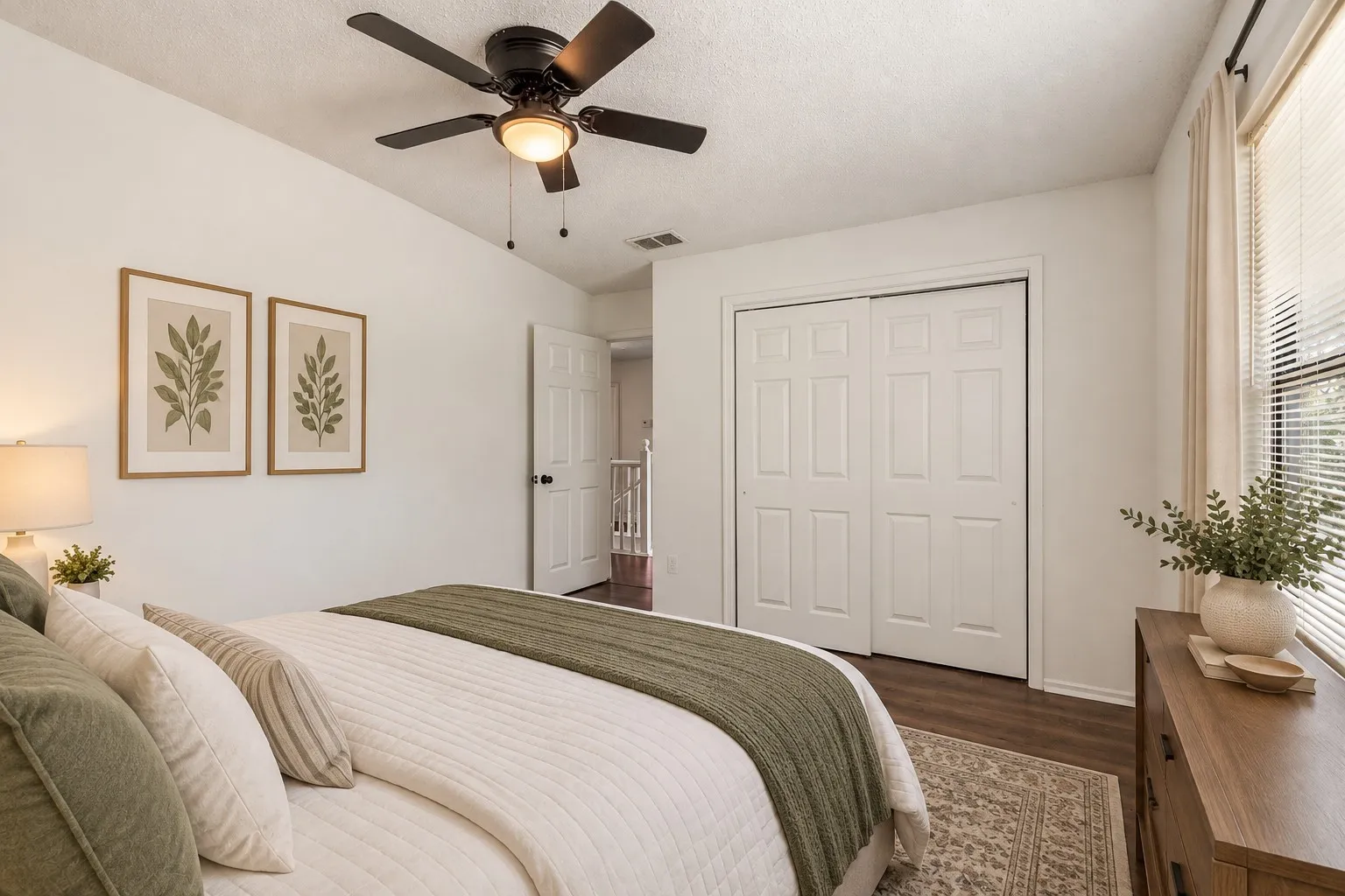 Single Family Residence For Sale in Tarrant County , 7217 Mccoy Drive, Watauga, Texas 76148, 4 Bedroom, 3 Bathroom, 2 Garage spaces, 2,363 Sqft, built in 1987, mls#21386161, Real Estate Agent in Watauga, Homes For Sale in Tarrant county, Homes For Sale in Watauga, Realtor in Watauga Texas, Real Estate Brokerage Independent Realty Texas, Luminita Cordes Realtor