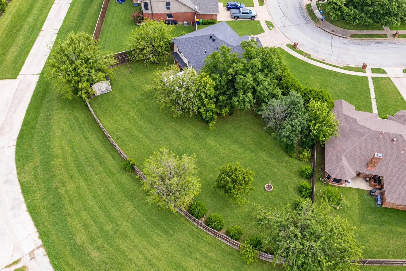 Single Family Residence For Sale in Tarrant County , 7217 Mccoy Drive, Watauga, Texas 76148, 4 Bedroom, 3 Bathroom, 2 Garage spaces, 2,363 Sqft, built in 1987, mls#21386161, Real Estate Agent in Watauga, Homes For Sale in Tarrant county, Homes For Sale in Watauga, Realtor in Watauga Texas, Real Estate Brokerage Independent Realty Texas, Luminita Cordes Realtor
