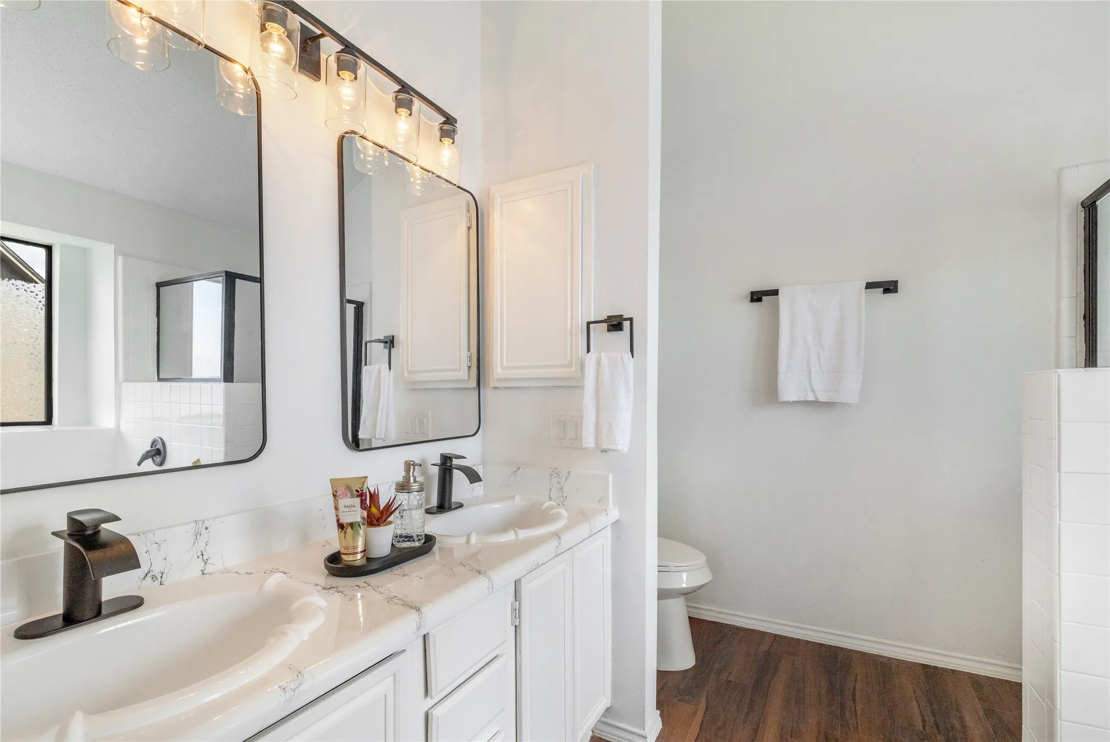 Single Family Residence For Sale in Tarrant County , 7217 Mccoy Drive, Watauga, Texas 76148, 4 Bedroom, 3 Bathroom, 2 Garage spaces, 2,363 Sqft, built in 1987, mls#21386161, Real Estate Agent in Watauga, Homes For Sale in Tarrant county, Homes For Sale in Watauga, Realtor in Watauga Texas, Real Estate Brokerage Independent Realty Texas, Luminita Cordes Realtor