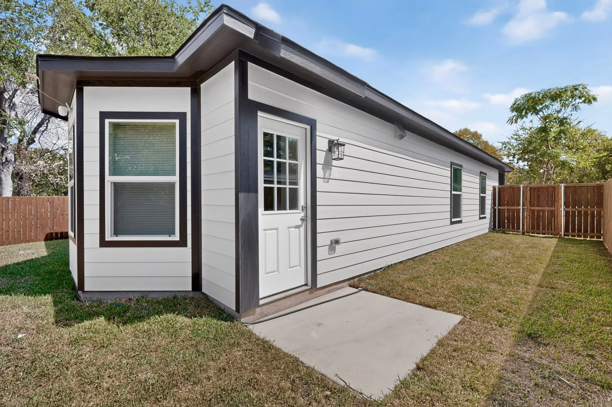 Single Family Residence For Sale in Navarro County , 1308 E Collin Street, Corsicana, Texas 75110, 3 Bedroom, 2 Bathroom, 2 Garage spaces, 1,527 Sqft, built in 2026, mls#21387675, Real Estate Agent in Corsicana, Homes For Sale in Navarro county, Homes For Sale in Corsicana, Realtor in Corsicana Texas, Real Estate Brokerage Independent Realty Texas, Luminita Cordes Realtor