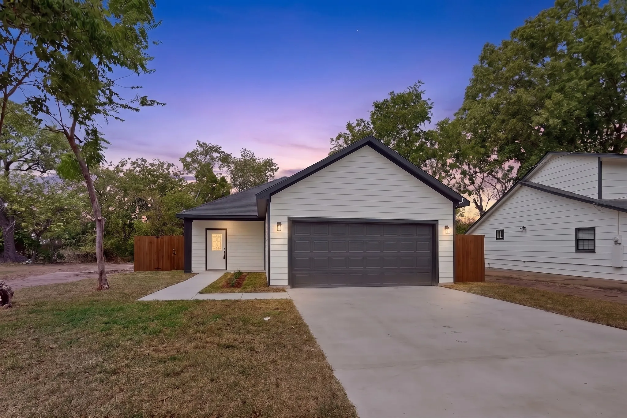 Single Family Residence For Sale in Navarro County , 1308 E Collin Street, Corsicana, Texas 75110, 3 Bedroom, 2 Bathroom, 2 Garage spaces, 1,527 Sqft, built in 2026, mls#21387675, Real Estate Agent in Corsicana, Homes For Sale in Navarro county, Homes For Sale in Corsicana, Realtor in Corsicana Texas, Real Estate Brokerage Independent Realty Texas, Luminita Cordes Realtor