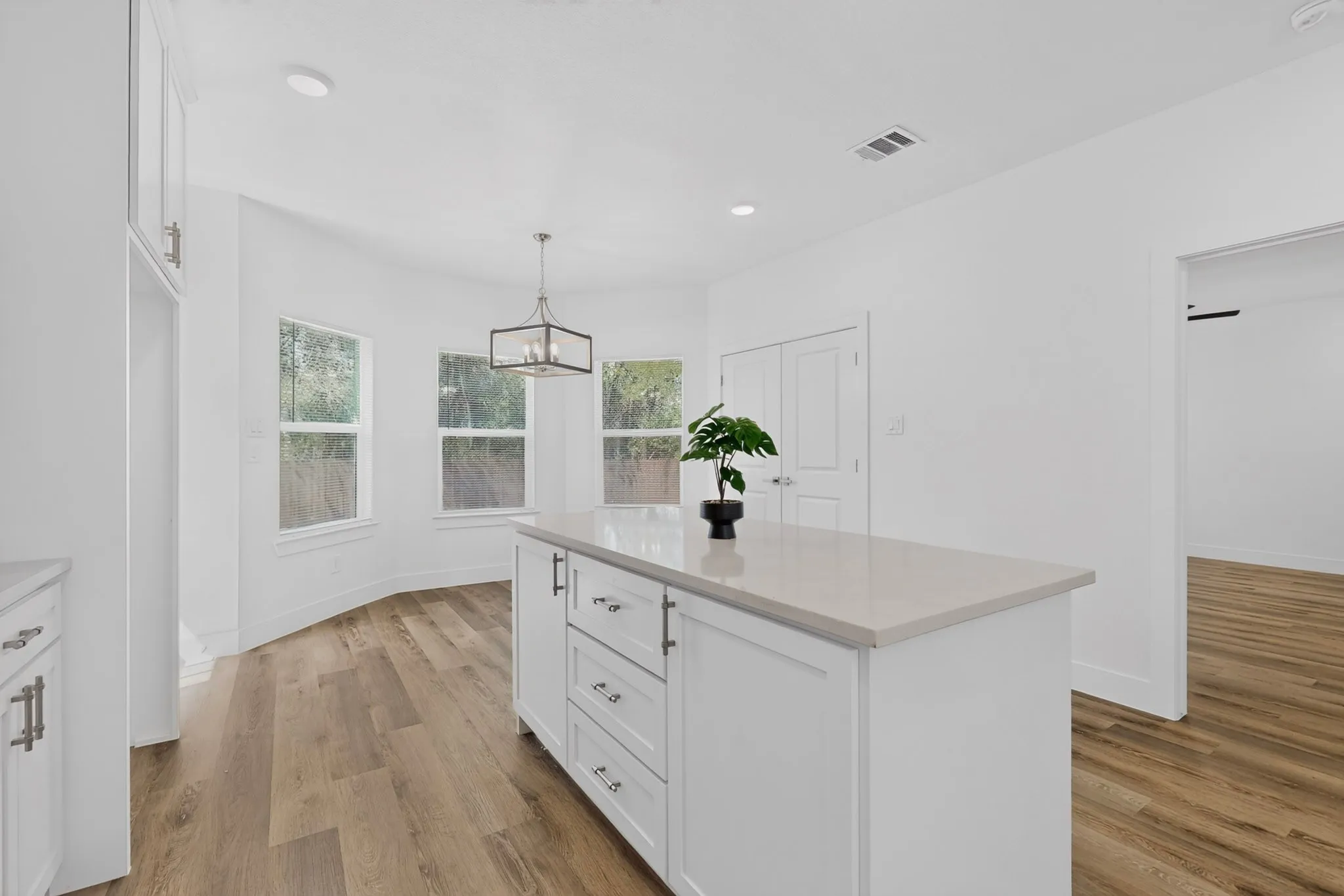 Single Family Residence For Sale in Navarro County , 1308 E Collin Street, Corsicana, Texas 75110, 3 Bedroom, 2 Bathroom, 2 Garage spaces, 1,527 Sqft, built in 2026, mls#21387675, Real Estate Agent in Corsicana, Homes For Sale in Navarro county, Homes For Sale in Corsicana, Realtor in Corsicana Texas, Real Estate Brokerage Independent Realty Texas, Luminita Cordes Realtor