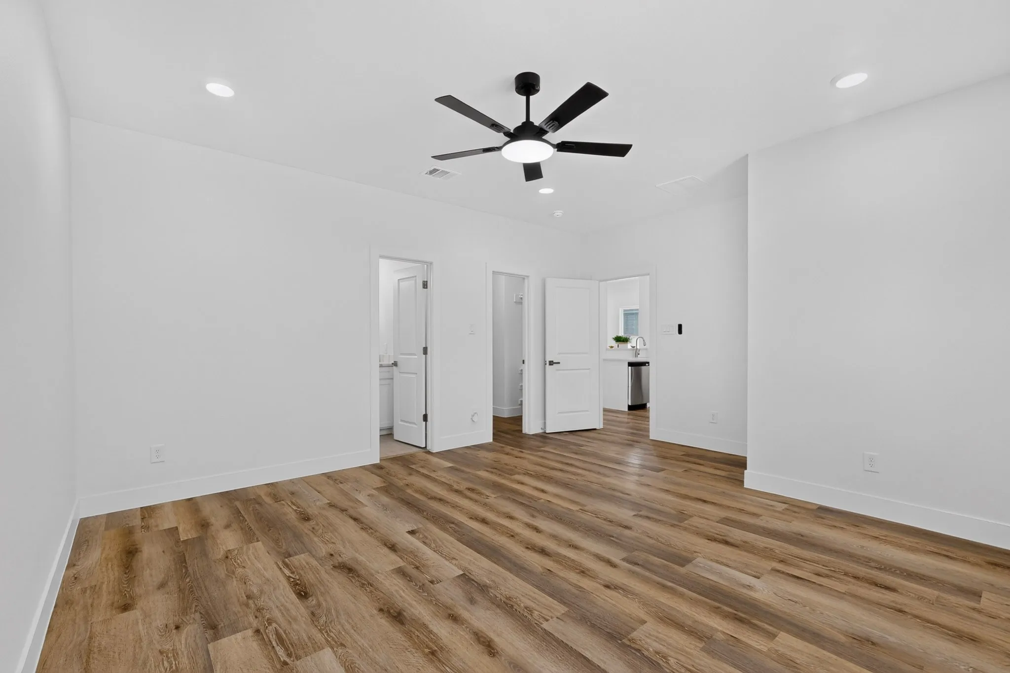 Single Family Residence For Sale in Navarro County , 1308 E Collin Street, Corsicana, Texas 75110, 3 Bedroom, 2 Bathroom, 2 Garage spaces, 1,527 Sqft, built in 2026, mls#21387675, Real Estate Agent in Corsicana, Homes For Sale in Navarro county, Homes For Sale in Corsicana, Realtor in Corsicana Texas, Real Estate Brokerage Independent Realty Texas, Luminita Cordes Realtor