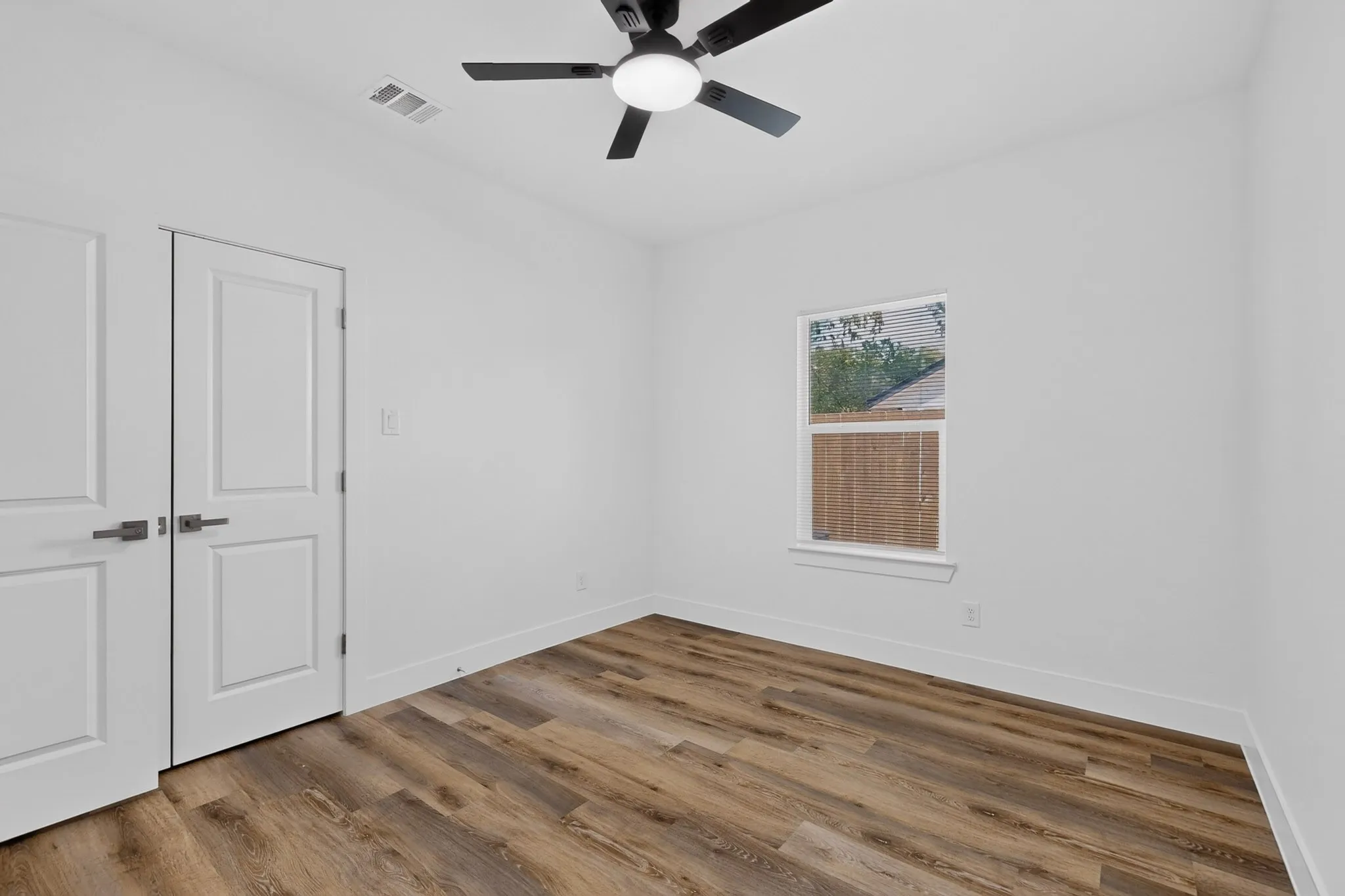 Single Family Residence For Sale in Navarro County , 1308 E Collin Street, Corsicana, Texas 75110, 3 Bedroom, 2 Bathroom, 2 Garage spaces, 1,527 Sqft, built in 2026, mls#21387675, Real Estate Agent in Corsicana, Homes For Sale in Navarro county, Homes For Sale in Corsicana, Realtor in Corsicana Texas, Real Estate Brokerage Independent Realty Texas, Luminita Cordes Realtor