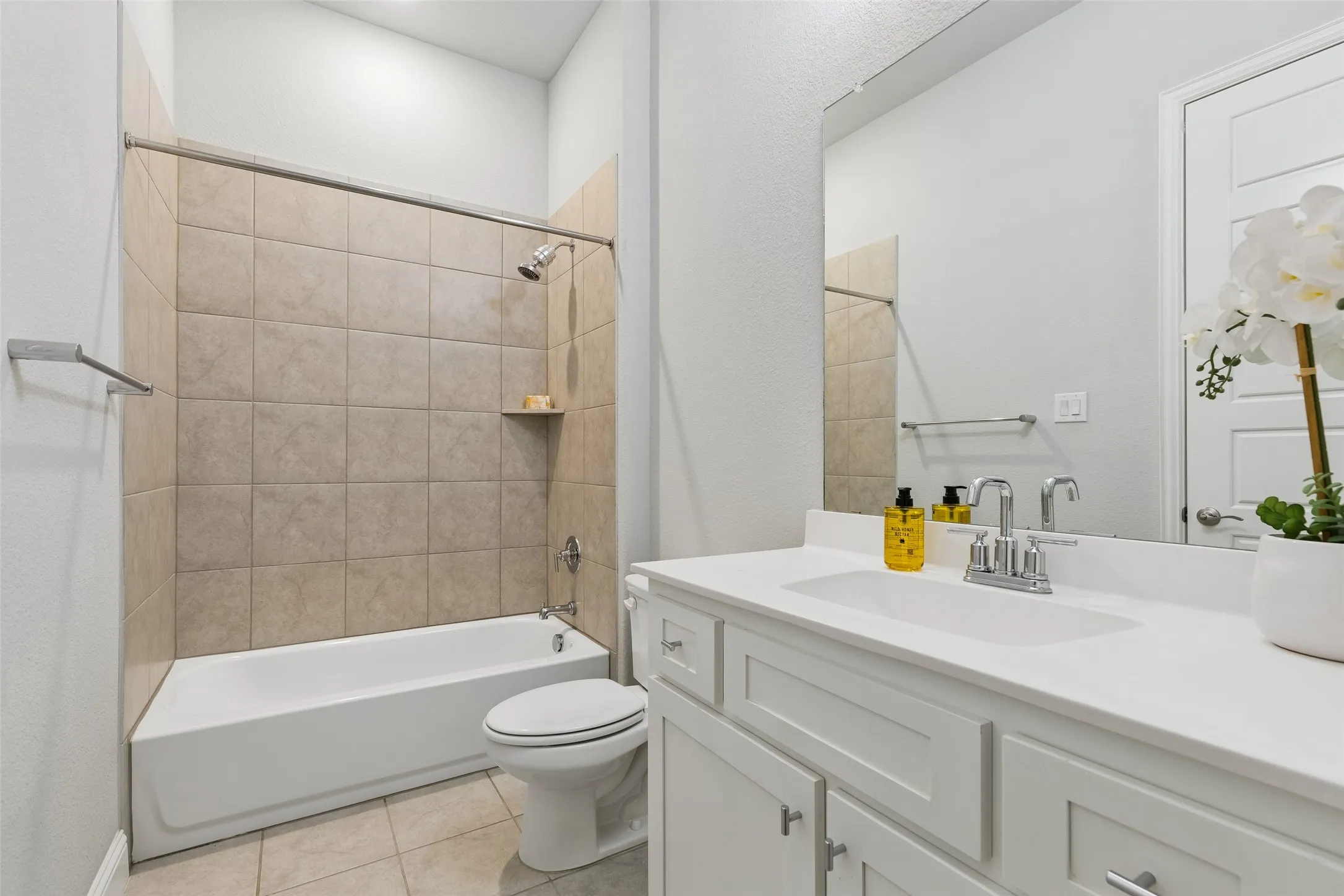 
En suite bathroom for secondary bedroom on first floor