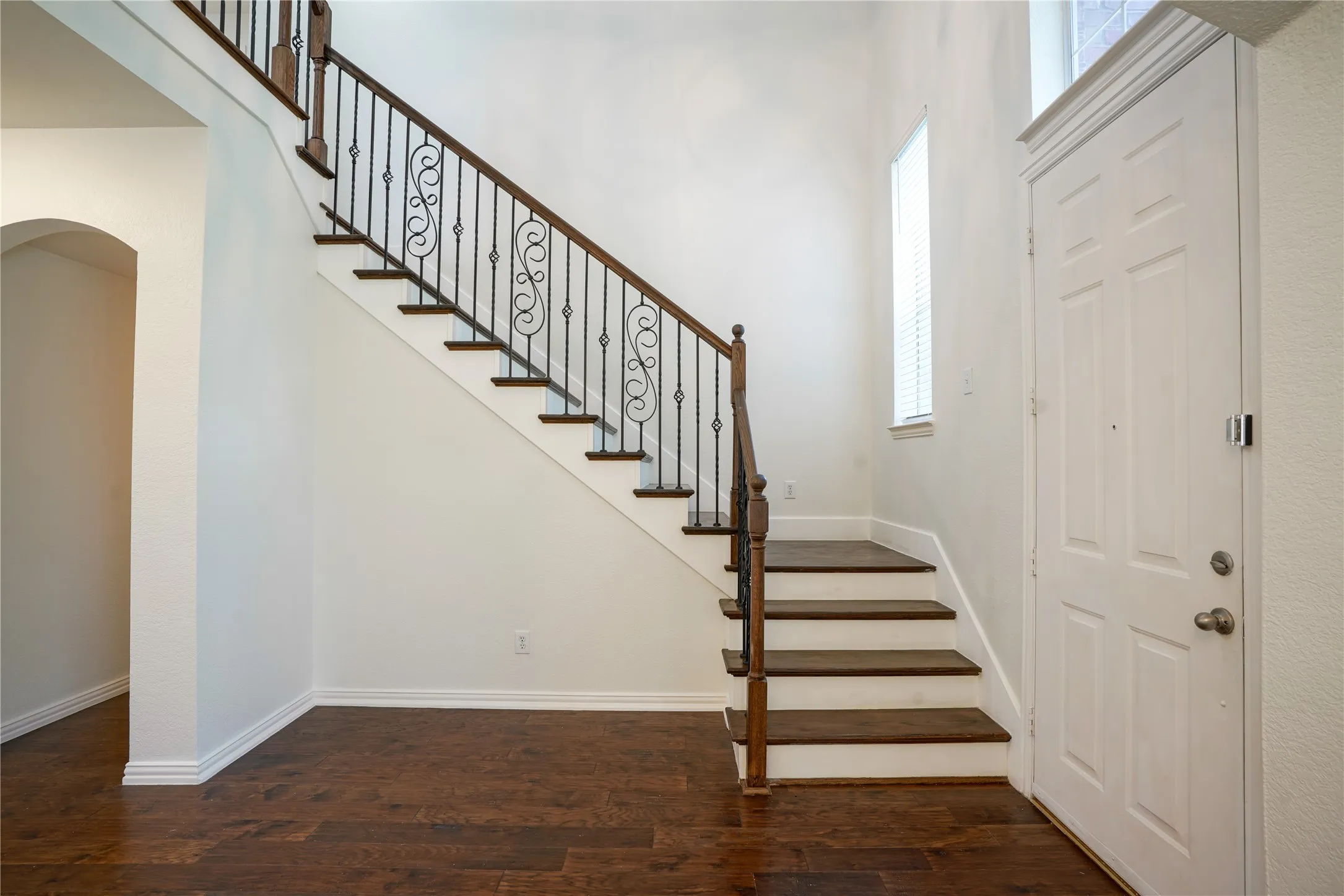 Single Family Residence For Sale in Denton County , 1659 Granite Rapids Drive, Frisco, Texas 75036, 4 Bedroom, 3 Bathroom, 2 Garage spaces, 2,613 Sqft, built in 2001, mls#21389270, Real Estate Agent in Frisco, Homes For Sale in Denton county, Homes For Sale in Frisco, Realtor in Frisco Texas, Real Estate Brokerage Independent Realty Texas, Luminita Cordes Realtor