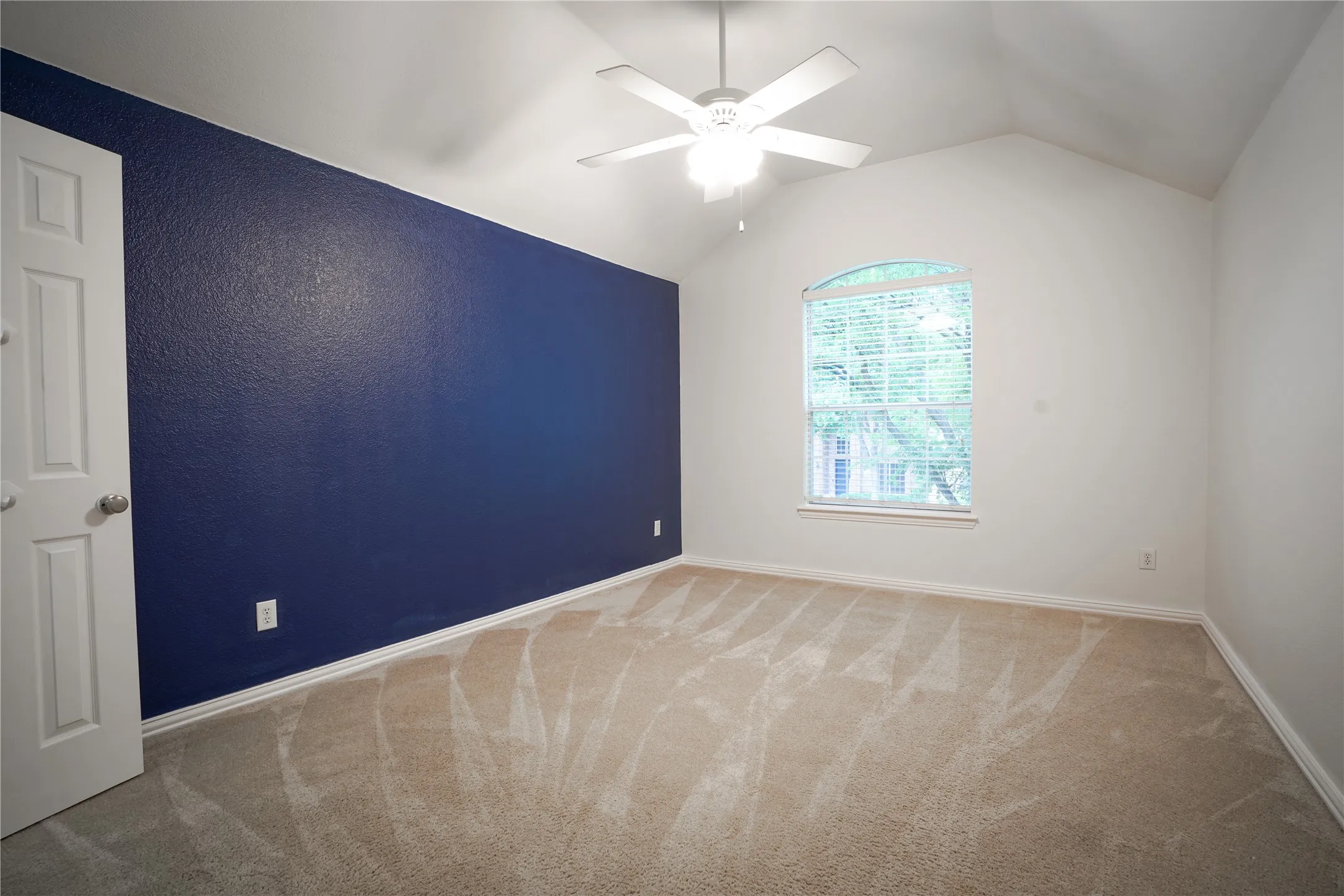 Single Family Residence For Sale in Denton County , 1659 Granite Rapids Drive, Frisco, Texas 75036, 4 Bedroom, 3 Bathroom, 2 Garage spaces, 2,613 Sqft, built in 2001, mls#21389270, Real Estate Agent in Frisco, Homes For Sale in Denton county, Homes For Sale in Frisco, Realtor in Frisco Texas, Real Estate Brokerage Independent Realty Texas, Luminita Cordes Realtor