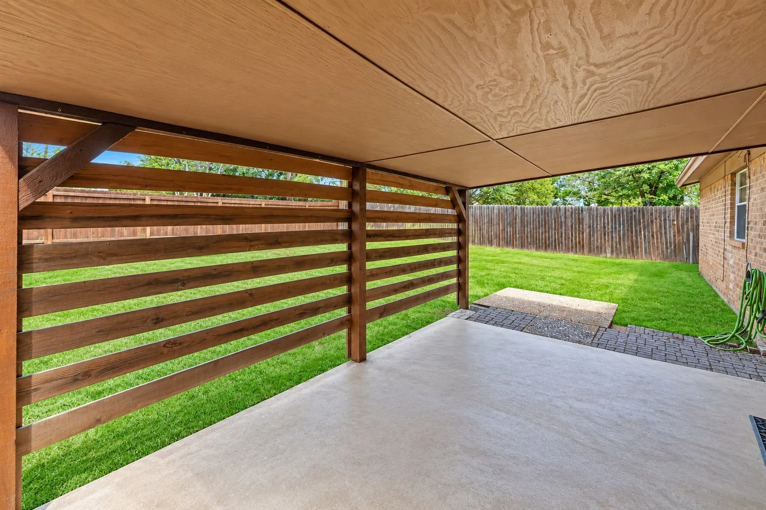 Single Family Residence For Sale in Tarrant County , 6645 Harrison Way, Watauga, Texas 76148, 3 Bedroom, 2 Bathroom, 2 Garage spaces, 1,214 Sqft, built in 1974, mls#21387656, Real Estate Agent in Watauga, Homes For Sale in Tarrant county, Homes For Sale in Watauga, Realtor in Watauga Texas, Real Estate Brokerage Independent Realty Texas, Luminita Cordes Realtor