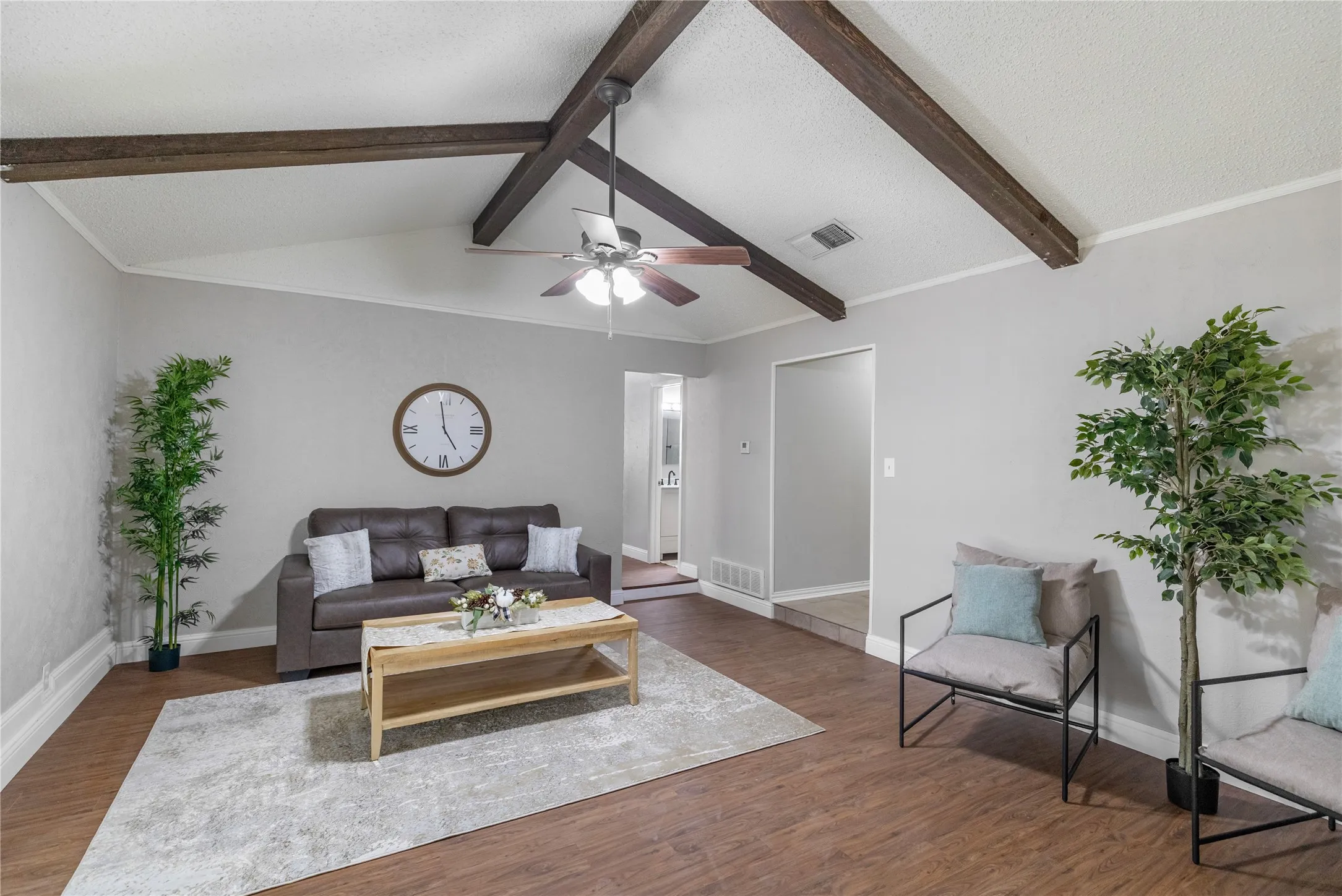 Single Family Residence For Sale in Tarrant County , 6645 Harrison Way, Watauga, Texas 76148, 3 Bedroom, 2 Bathroom, 2 Garage spaces, 1,214 Sqft, built in 1974, mls#21387656, Real Estate Agent in Watauga, Homes For Sale in Tarrant county, Homes For Sale in Watauga, Realtor in Watauga Texas, Real Estate Brokerage Independent Realty Texas, Luminita Cordes Realtor