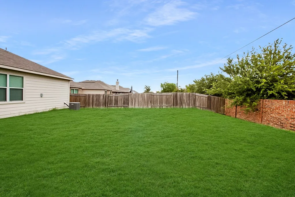 Single Family Residence For Rent in Collin County , 128 Tennyson Street, Anna, Texas 75409, 3 Bedroom, 2 Bathroom, 2 Garage spaces, 1,904 Sqft, built in 2013, mls#21389304, Real Estate Agent in Anna, Homes For Rent in Collin county, Homes For Rent in Anna, Realtor in Anna Texas, Real Estate Brokerage Independent Realty Texas, Luminita Cordes Realtor