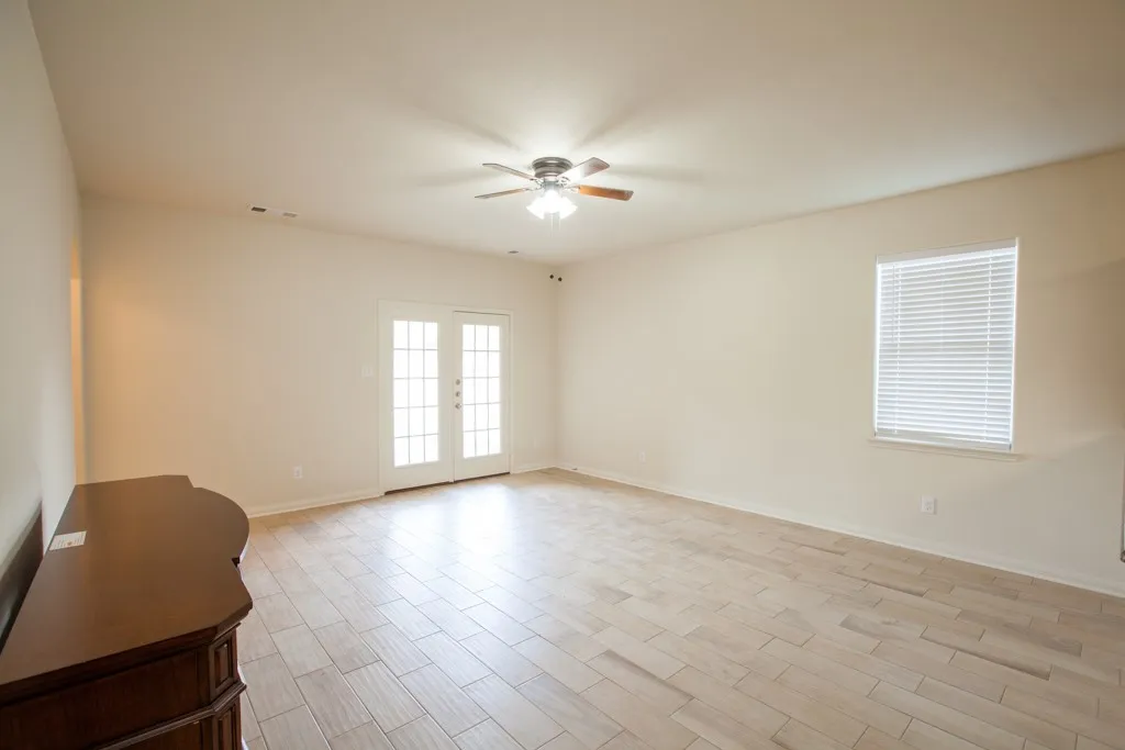Single Family Residence For Rent in Collin County , 128 Tennyson Street, Anna, Texas 75409, 3 Bedroom, 2 Bathroom, 2 Garage spaces, 1,904 Sqft, built in 2013, mls#21389304, Real Estate Agent in Anna, Homes For Rent in Collin county, Homes For Rent in Anna, Realtor in Anna Texas, Real Estate Brokerage Independent Realty Texas, Luminita Cordes Realtor