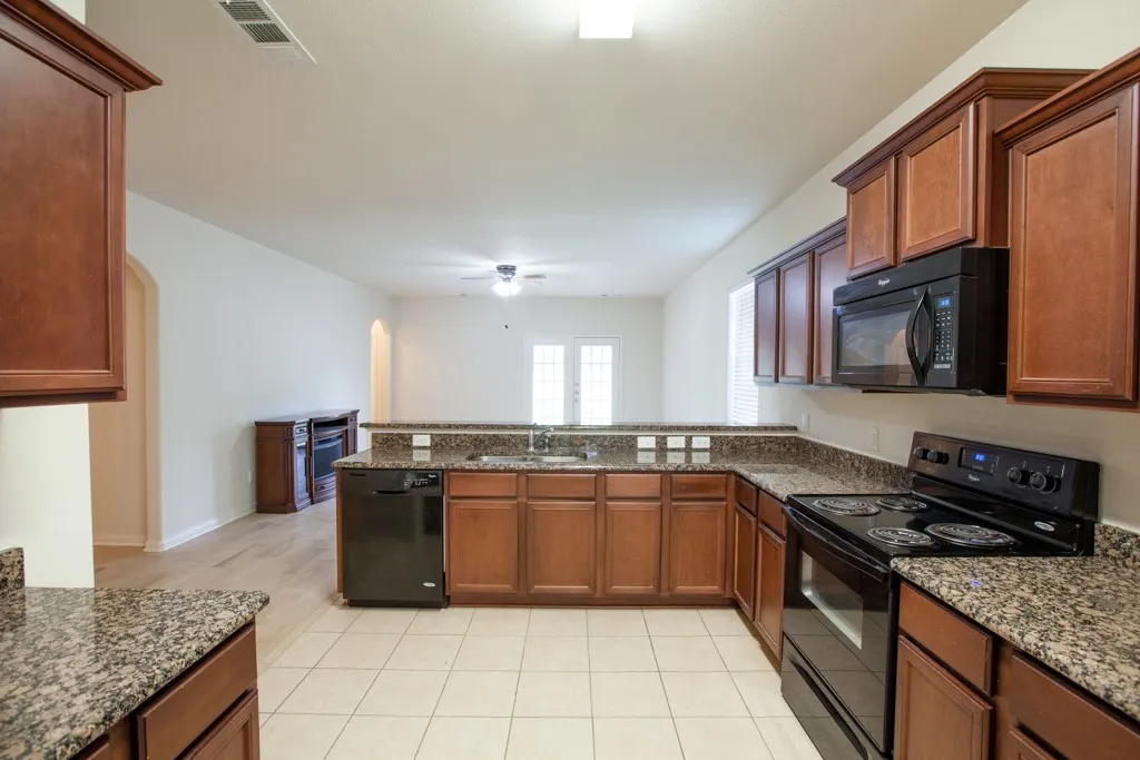 Single Family Residence For Rent in Collin County , 128 Tennyson Street, Anna, Texas 75409, 3 Bedroom, 2 Bathroom, 2 Garage spaces, 1,904 Sqft, built in 2013, mls#21389304, Real Estate Agent in Anna, Homes For Rent in Collin county, Homes For Rent in Anna, Realtor in Anna Texas, Real Estate Brokerage Independent Realty Texas, Luminita Cordes Realtor