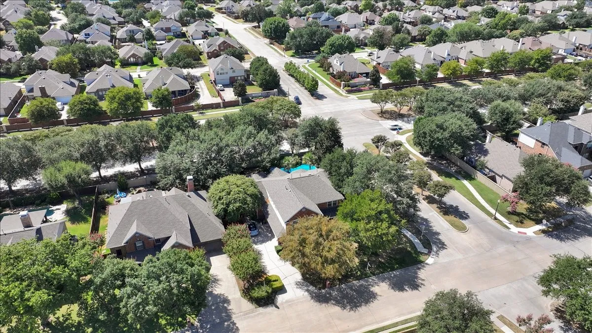 Single Family Residence For Sale in Collin County , 5705 Sandalwood Drive, Mc Kinney, Texas 75072, 4 Bedroom, 4 Bathroom, 3 Garage spaces, 3,236 Sqft, built in 1999, mls#21387920, Real Estate Agent in Mc Kinney, Homes For Sale in Collin county, Homes For Sale in Mc Kinney, Realtor in Mc Kinney Texas, Real Estate Brokerage Independent Realty Texas, Luminita Cordes Realtor
