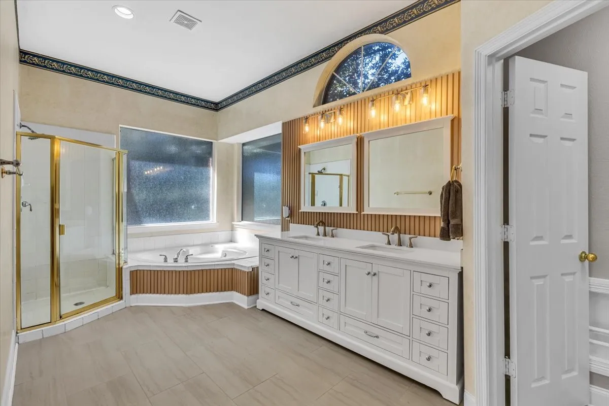 Single Family Residence For Sale in Collin County , 5705 Sandalwood Drive, Mc Kinney, Texas 75072, 4 Bedroom, 4 Bathroom, 3 Garage spaces, 3,236 Sqft, built in 1999, mls#21387920, Real Estate Agent in Mc Kinney, Homes For Sale in Collin county, Homes For Sale in Mc Kinney, Realtor in Mc Kinney Texas, Real Estate Brokerage Independent Realty Texas, Luminita Cordes Realtor