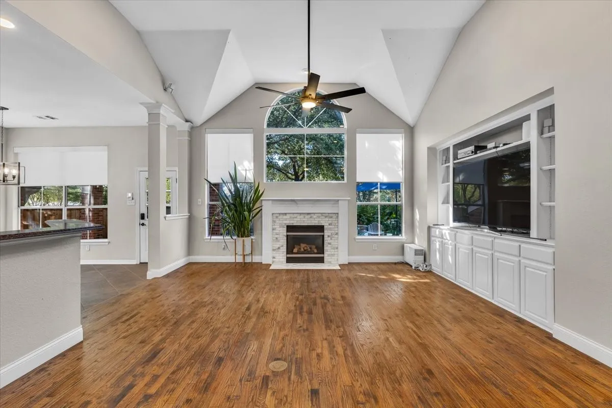 Single Family Residence For Sale in Collin County , 5705 Sandalwood Drive, Mc Kinney, Texas 75072, 4 Bedroom, 4 Bathroom, 3 Garage spaces, 3,236 Sqft, built in 1999, mls#21387920, Real Estate Agent in Mc Kinney, Homes For Sale in Collin county, Homes For Sale in Mc Kinney, Realtor in Mc Kinney Texas, Real Estate Brokerage Independent Realty Texas, Luminita Cordes Realtor
