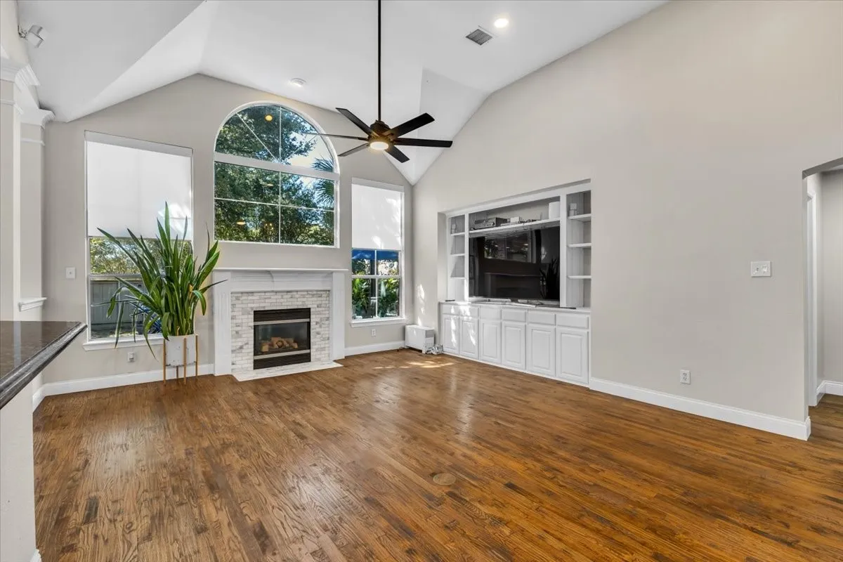 Single Family Residence For Sale in Collin County , 5705 Sandalwood Drive, Mc Kinney, Texas 75072, 4 Bedroom, 4 Bathroom, 3 Garage spaces, 3,236 Sqft, built in 1999, mls#21387920, Real Estate Agent in Mc Kinney, Homes For Sale in Collin county, Homes For Sale in Mc Kinney, Realtor in Mc Kinney Texas, Real Estate Brokerage Independent Realty Texas, Luminita Cordes Realtor