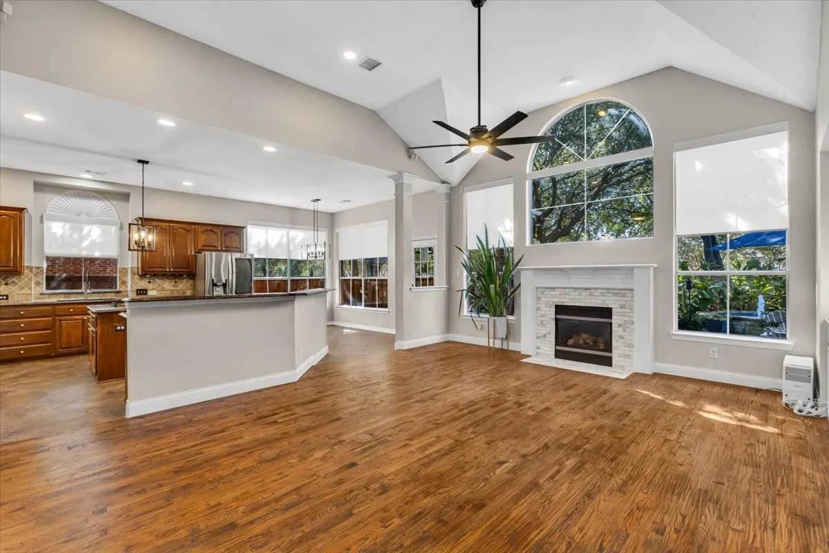 Single Family Residence For Sale in Collin County , 5705 Sandalwood Drive, Mc Kinney, Texas 75072, 4 Bedroom, 4 Bathroom, 3 Garage spaces, 3,236 Sqft, built in 1999, mls#21387920, Real Estate Agent in Mc Kinney, Homes For Sale in Collin county, Homes For Sale in Mc Kinney, Realtor in Mc Kinney Texas, Real Estate Brokerage Independent Realty Texas, Luminita Cordes Realtor