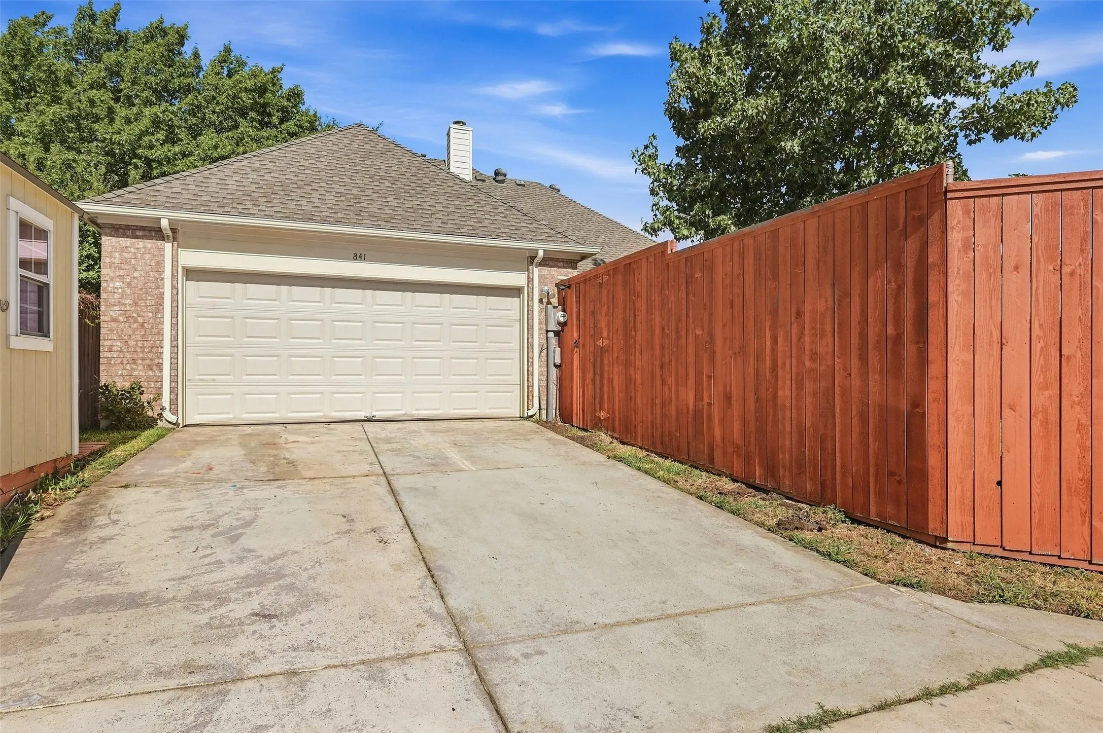Single Family Residence For Sale in Denton County , 841 N Old Orchard Lane, Lewisville, Texas 75077, 4 Bedroom, 2 Bathroom, 2 Garage spaces, 1,811 Sqft, built in 1993, mls#21386267, Real Estate Agent in Lewisville, Homes For Sale in Denton county, Homes For Sale in Lewisville, Realtor in Lewisville Texas, Real Estate Brokerage Independent Realty Texas, Luminita Cordes Realtor
