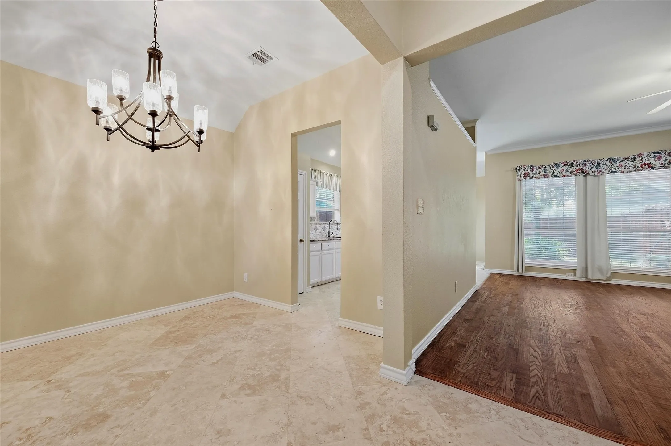 Single Family Residence For Sale in Denton County , 841 N Old Orchard Lane, Lewisville, Texas 75077, 4 Bedroom, 2 Bathroom, 2 Garage spaces, 1,811 Sqft, built in 1993, mls#21386267, Real Estate Agent in Lewisville, Homes For Sale in Denton county, Homes For Sale in Lewisville, Realtor in Lewisville Texas, Real Estate Brokerage Independent Realty Texas, Luminita Cordes Realtor