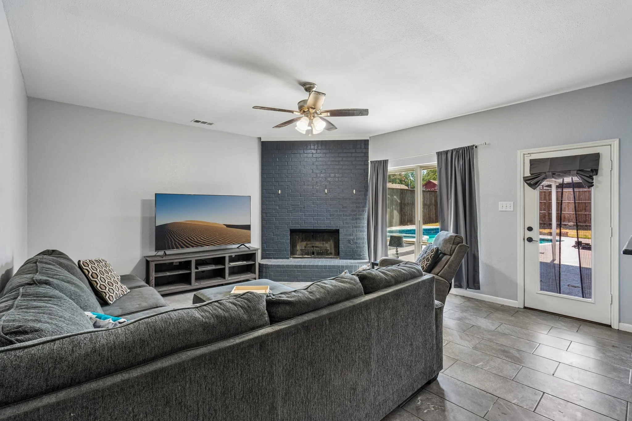 Single Family Residence For Sale in Collin County , 206 Tanglewood Drive, Wylie, Texas 75098, 4 Bedroom, 3 Bathroom, 2 Garage spaces, 2,392 Sqft, built in 1998, mls#21388411, Real Estate Agent in Wylie, Homes For Sale in Collin county, Homes For Sale in Wylie, Realtor in Wylie Texas, Real Estate Brokerage Independent Realty Texas, Luminita Cordes Realtor