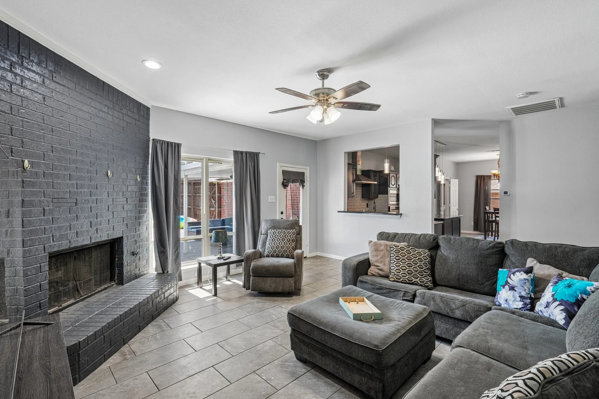 Single Family Residence For Sale in Collin County , 206 Tanglewood Drive, Wylie, Texas 75098, 4 Bedroom, 3 Bathroom, 2 Garage spaces, 2,392 Sqft, built in 1998, mls#21388411, Real Estate Agent in Wylie, Homes For Sale in Collin county, Homes For Sale in Wylie, Realtor in Wylie Texas, Real Estate Brokerage Independent Realty Texas, Luminita Cordes Realtor