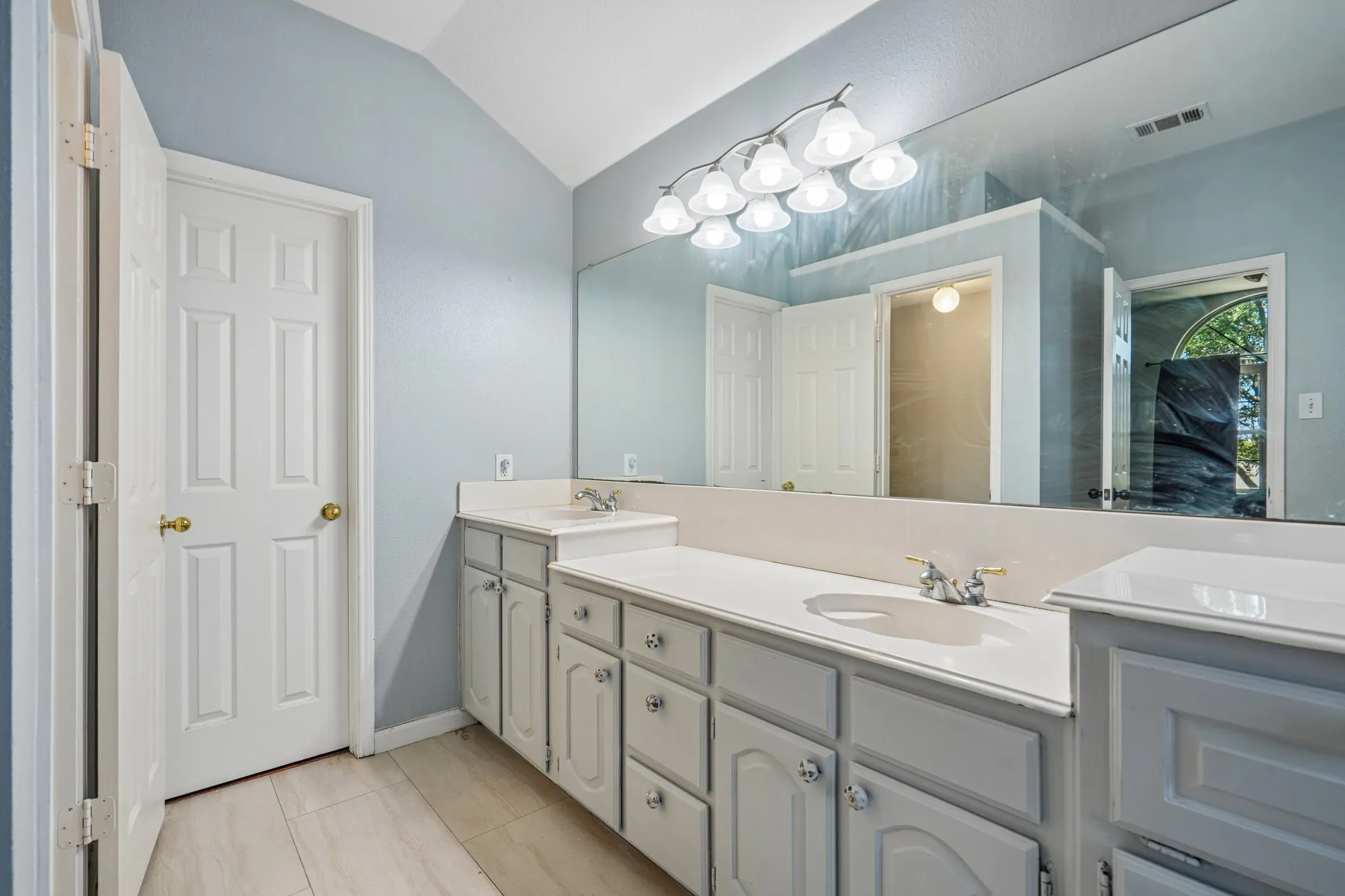 Single Family Residence For Sale in Collin County , 206 Tanglewood Drive, Wylie, Texas 75098, 4 Bedroom, 3 Bathroom, 2 Garage spaces, 2,392 Sqft, built in 1998, mls#21388411, Real Estate Agent in Wylie, Homes For Sale in Collin county, Homes For Sale in Wylie, Realtor in Wylie Texas, Real Estate Brokerage Independent Realty Texas, Luminita Cordes Realtor