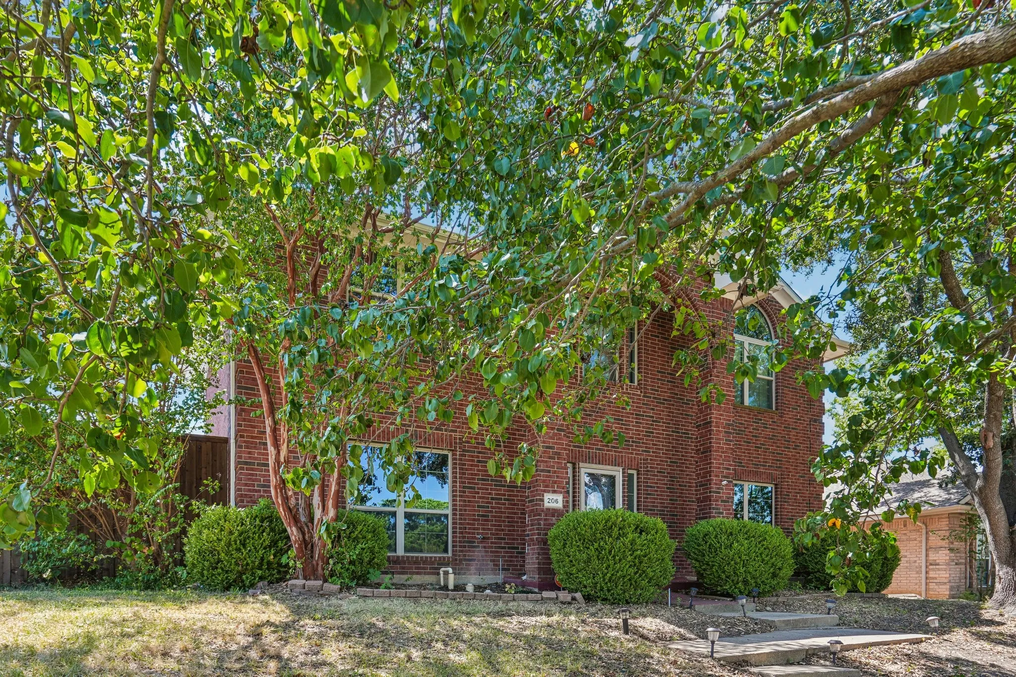 Single Family Residence For Sale in Collin County , 206 Tanglewood Drive, Wylie, Texas 75098, 4 Bedroom, 3 Bathroom, 2 Garage spaces, 2,392 Sqft, built in 1998, mls#21388411, Real Estate Agent in Wylie, Homes For Sale in Collin county, Homes For Sale in Wylie, Realtor in Wylie Texas, Real Estate Brokerage Independent Realty Texas, Luminita Cordes Realtor