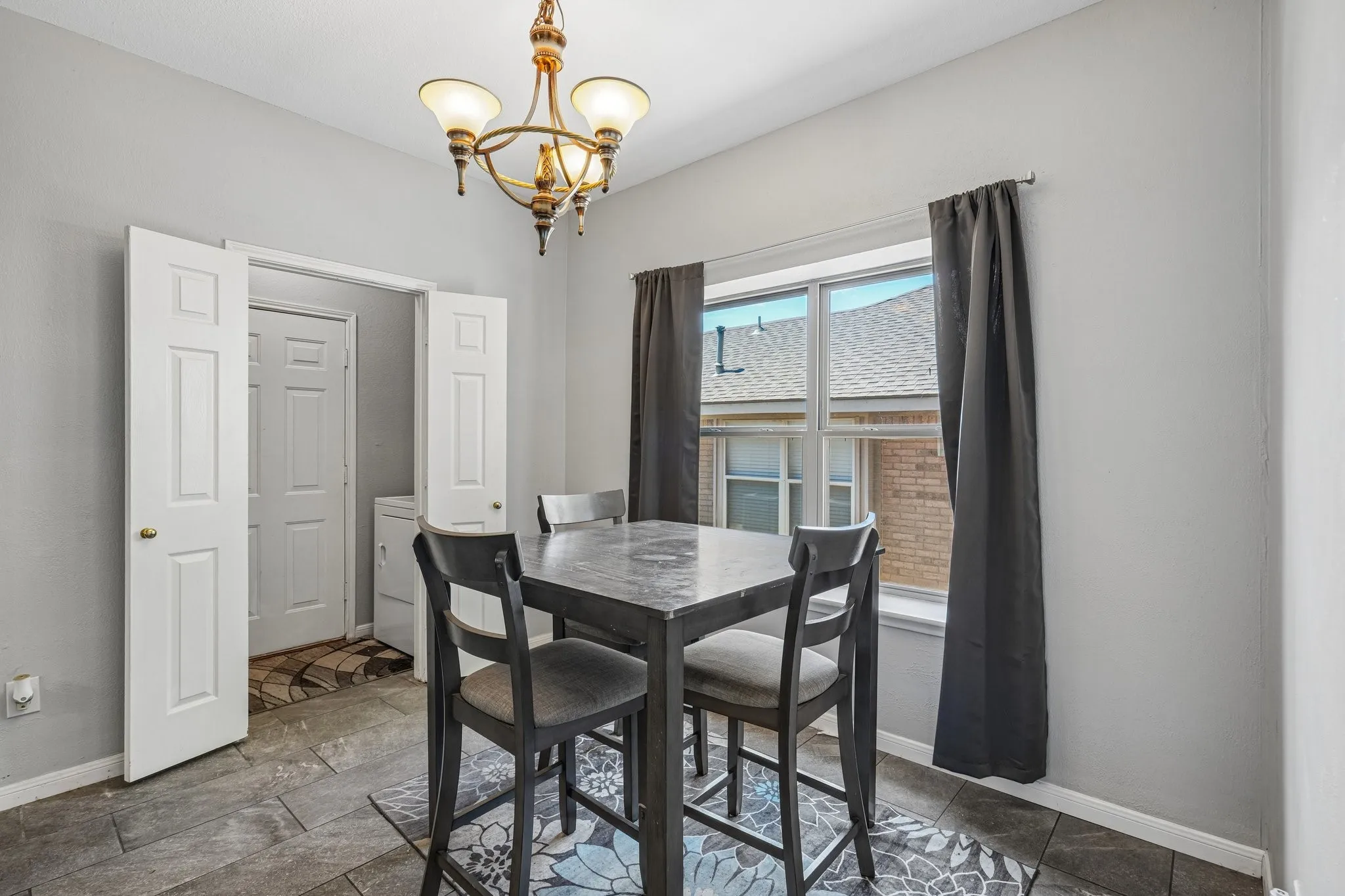 Single Family Residence For Sale in Collin County , 206 Tanglewood Drive, Wylie, Texas 75098, 4 Bedroom, 3 Bathroom, 2 Garage spaces, 2,392 Sqft, built in 1998, mls#21388411, Real Estate Agent in Wylie, Homes For Sale in Collin county, Homes For Sale in Wylie, Realtor in Wylie Texas, Real Estate Brokerage Independent Realty Texas, Luminita Cordes Realtor
