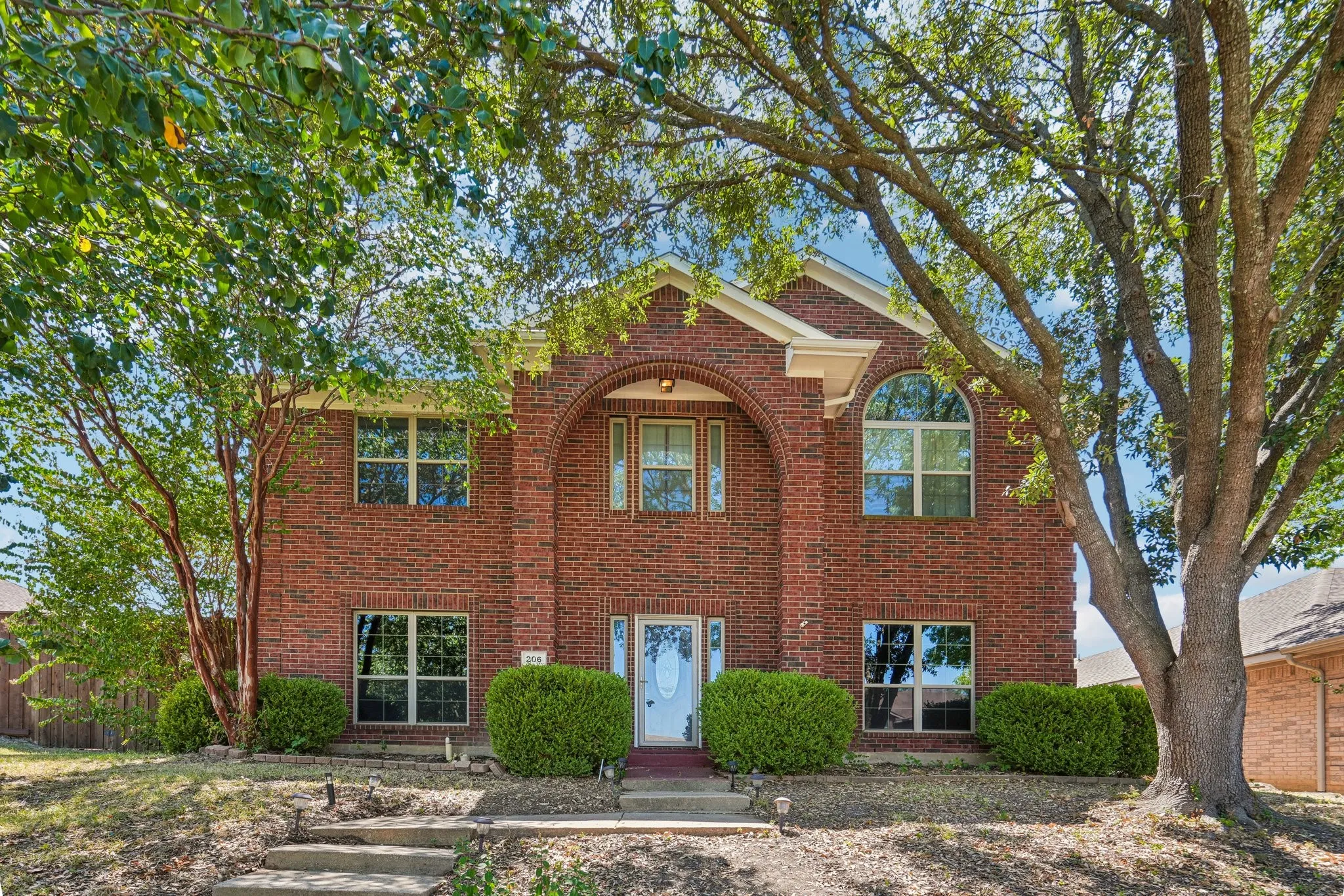 Single Family Residence For Sale in Collin County , 206 Tanglewood Drive, Wylie, Texas 75098, 4 Bedroom, 3 Bathroom, 2 Garage spaces, 2,392 Sqft, built in 1998, mls#21388411, Real Estate Agent in Wylie, Homes For Sale in Collin county, Homes For Sale in Wylie, Realtor in Wylie Texas, Real Estate Brokerage Independent Realty Texas, Luminita Cordes Realtor