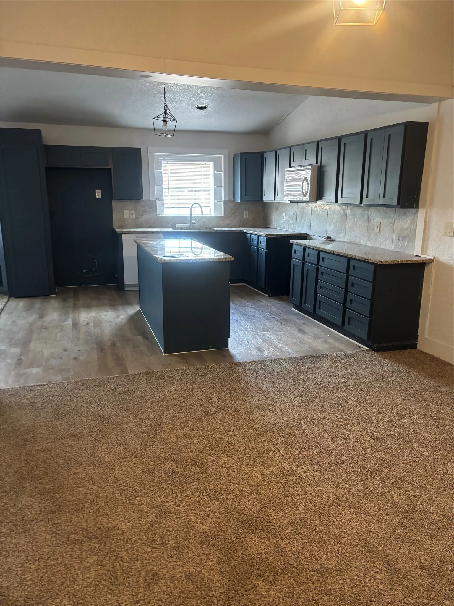 Single Family Residence For Sale in Brown County , 100 Valley Vista Street, Early, Texas 76802, 3 Bedroom, 2 Bathroom, 2 Garage spaces, 2,248 Sqft, built in 1985, mls#21389318, Real Estate Agent in Early, Homes For Sale in Brown county, Homes For Sale in Early, Realtor in Early Texas, Real Estate Brokerage Independent Realty Texas, Luminita Cordes Realtor