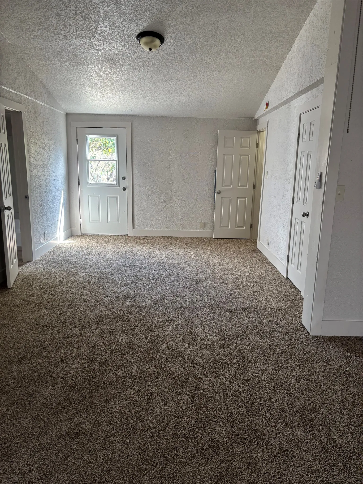 Single Family Residence For Sale in Brown County , 100 Valley Vista Street, Early, Texas 76802, 3 Bedroom, 2 Bathroom, 2 Garage spaces, 2,248 Sqft, built in 1985, mls#21389318, Real Estate Agent in Early, Homes For Sale in Brown county, Homes For Sale in Early, Realtor in Early Texas, Real Estate Brokerage Independent Realty Texas, Luminita Cordes Realtor