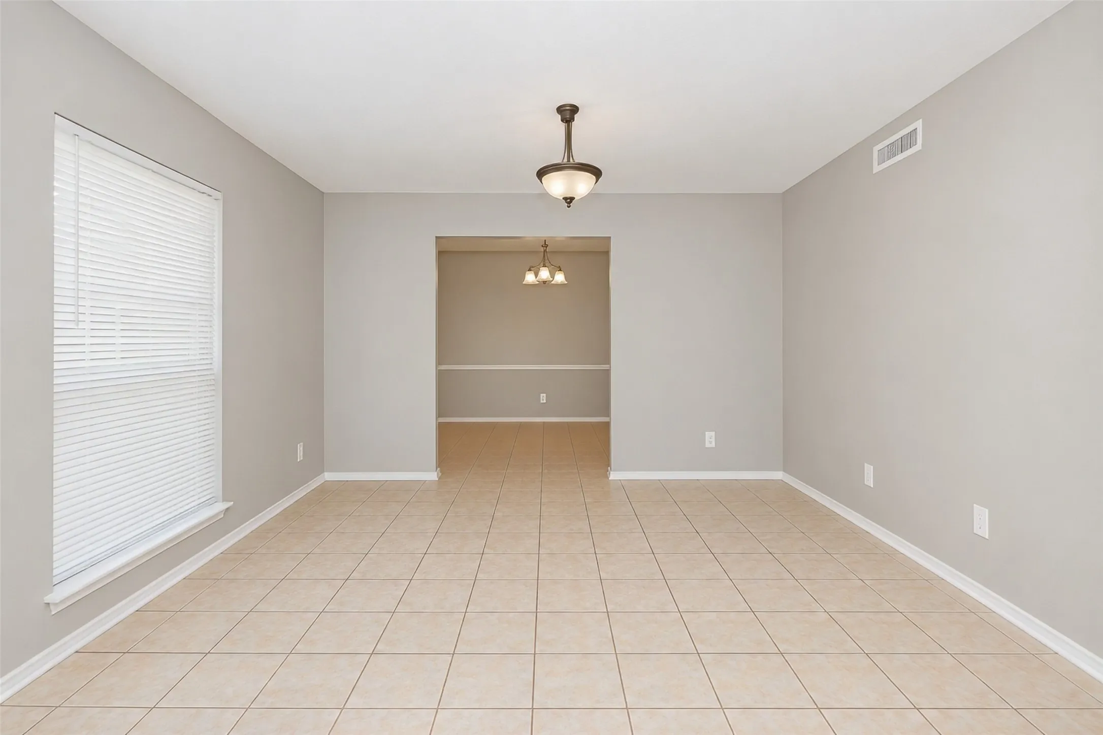Single Family Residence For Rent in Collin County , 1204 W Spring Creek Parkway, Plano, Texas 75023, 3 Bedroom, 2 Bathroom, 2 Garage spaces, 1,601 Sqft, built in 1975, mls#21289099, Real Estate Agent in Plano, Homes For Rent in Collin county, Homes For Rent in Plano, Realtor in Plano Texas, Real Estate Brokerage Independent Realty Texas, Luminita Cordes Realtor