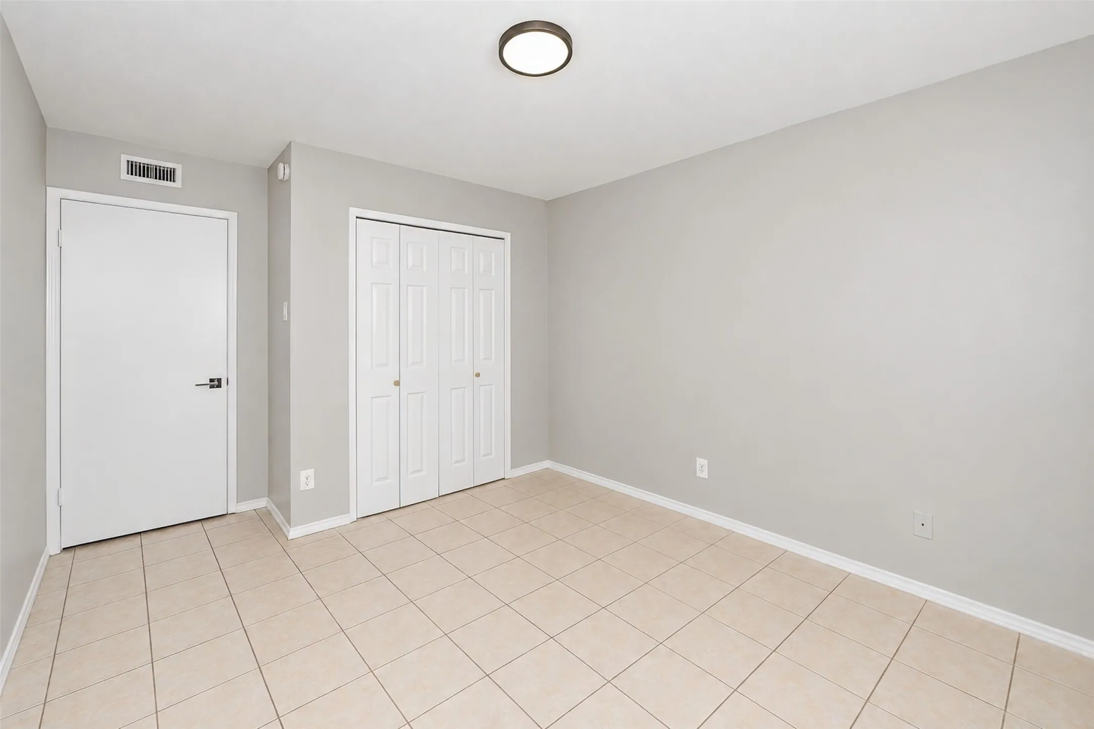 Single Family Residence For Rent in Collin County , 1204 W Spring Creek Parkway, Plano, Texas 75023, 3 Bedroom, 2 Bathroom, 2 Garage spaces, 1,601 Sqft, built in 1975, mls#21289099, Real Estate Agent in Plano, Homes For Rent in Collin county, Homes For Rent in Plano, Realtor in Plano Texas, Real Estate Brokerage Independent Realty Texas, Luminita Cordes Realtor