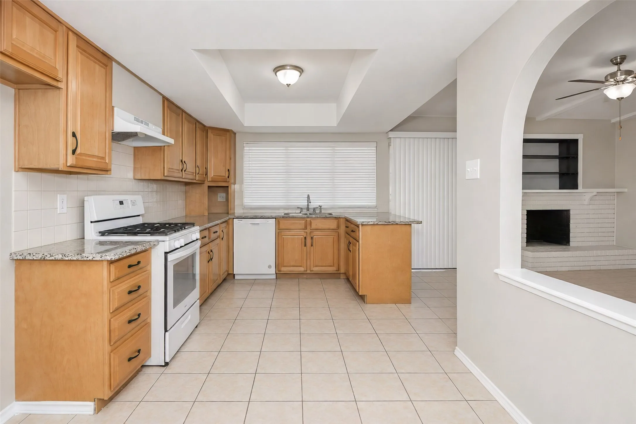 Single Family Residence For Rent in Collin County , 1204 W Spring Creek Parkway, Plano, Texas 75023, 3 Bedroom, 2 Bathroom, 2 Garage spaces, 1,601 Sqft, built in 1975, mls#21289099, Real Estate Agent in Plano, Homes For Rent in Collin county, Homes For Rent in Plano, Realtor in Plano Texas, Real Estate Brokerage Independent Realty Texas, Luminita Cordes Realtor
