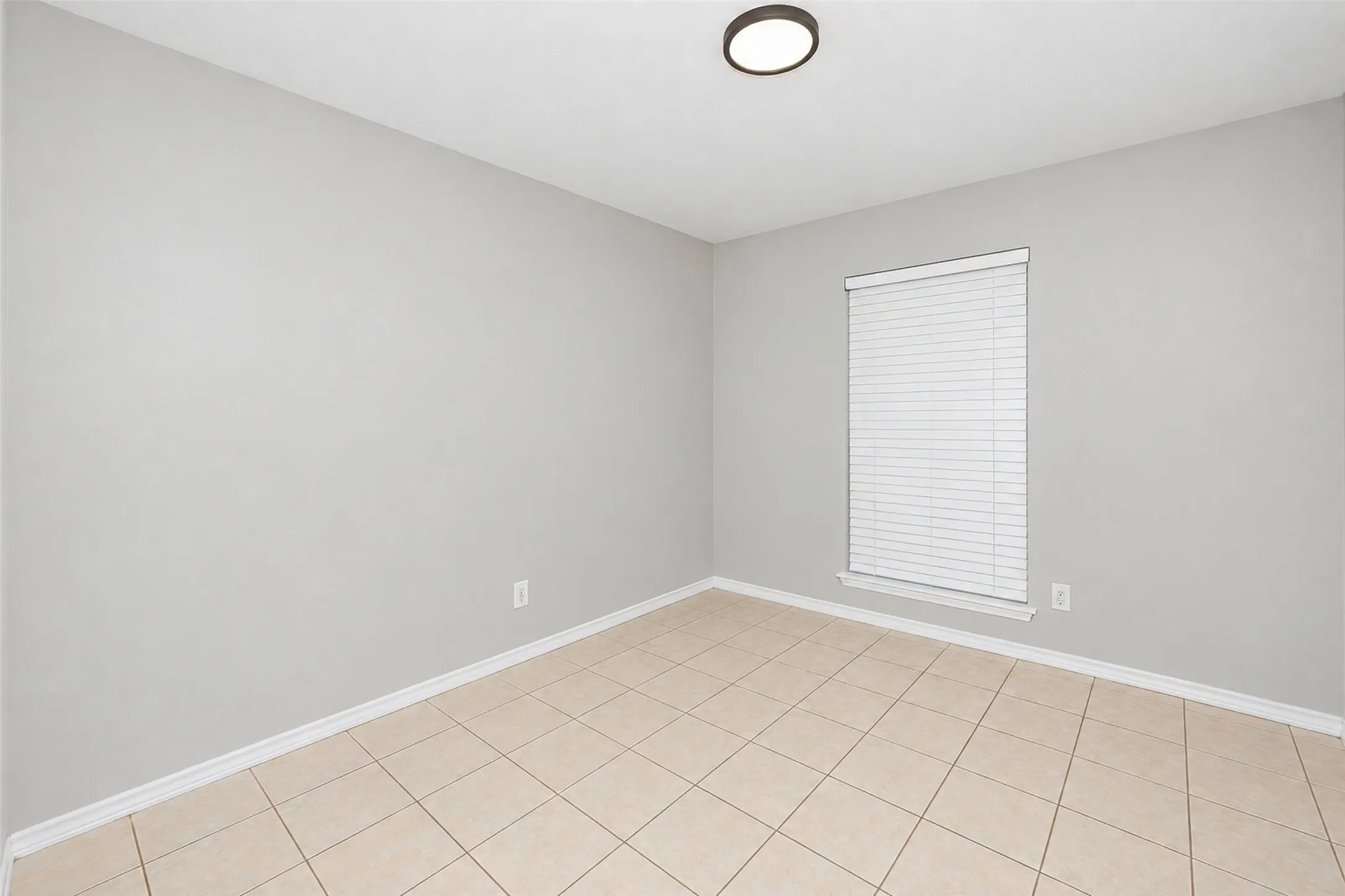 Single Family Residence For Rent in Collin County , 1204 W Spring Creek Parkway, Plano, Texas 75023, 3 Bedroom, 2 Bathroom, 2 Garage spaces, 1,601 Sqft, built in 1975, mls#21289099, Real Estate Agent in Plano, Homes For Rent in Collin county, Homes For Rent in Plano, Realtor in Plano Texas, Real Estate Brokerage Independent Realty Texas, Luminita Cordes Realtor