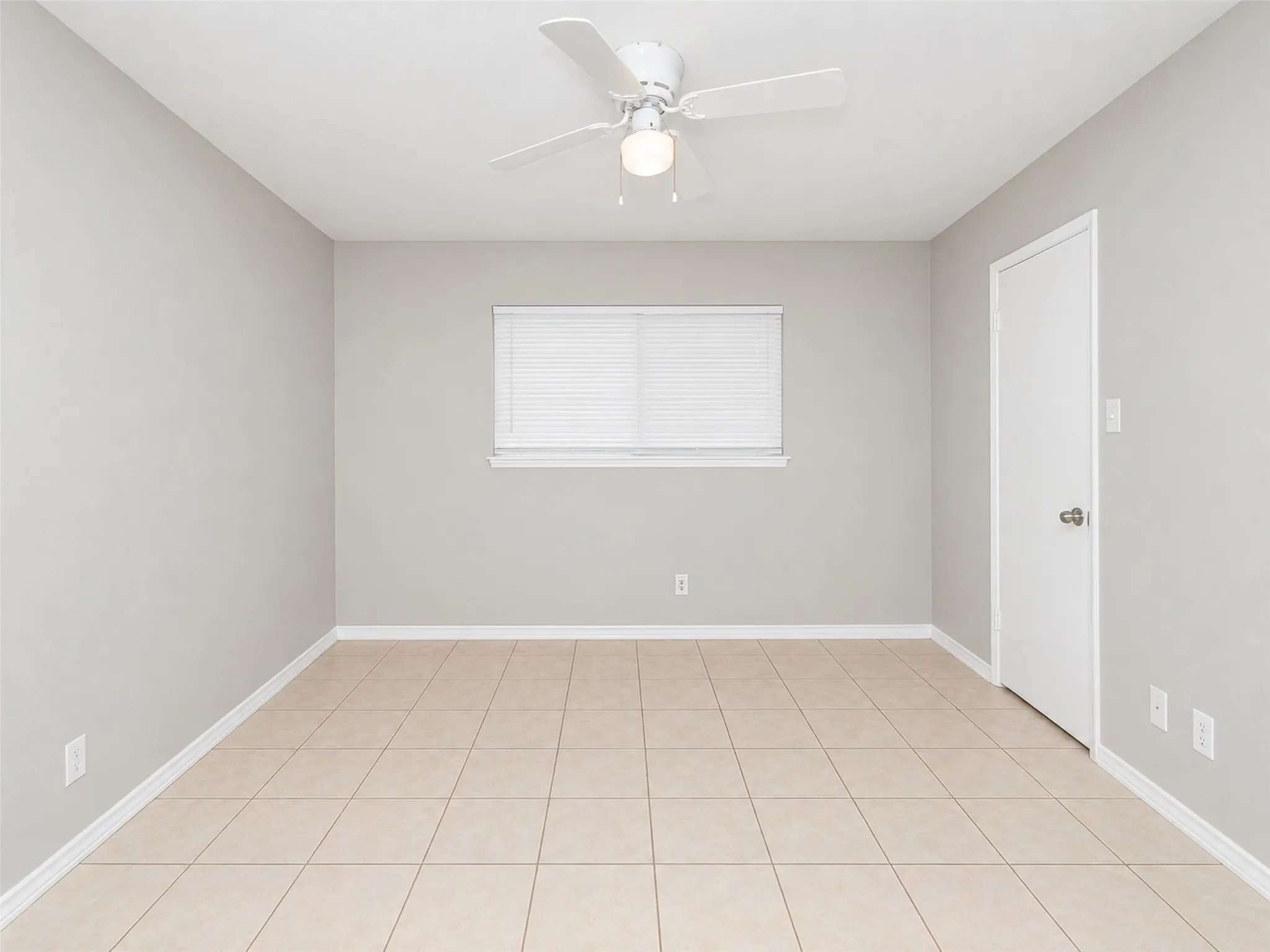 Single Family Residence For Rent in Collin County , 1204 W Spring Creek Parkway, Plano, Texas 75023, 3 Bedroom, 2 Bathroom, 2 Garage spaces, 1,601 Sqft, built in 1975, mls#21289099, Real Estate Agent in Plano, Homes For Rent in Collin county, Homes For Rent in Plano, Realtor in Plano Texas, Real Estate Brokerage Independent Realty Texas, Luminita Cordes Realtor