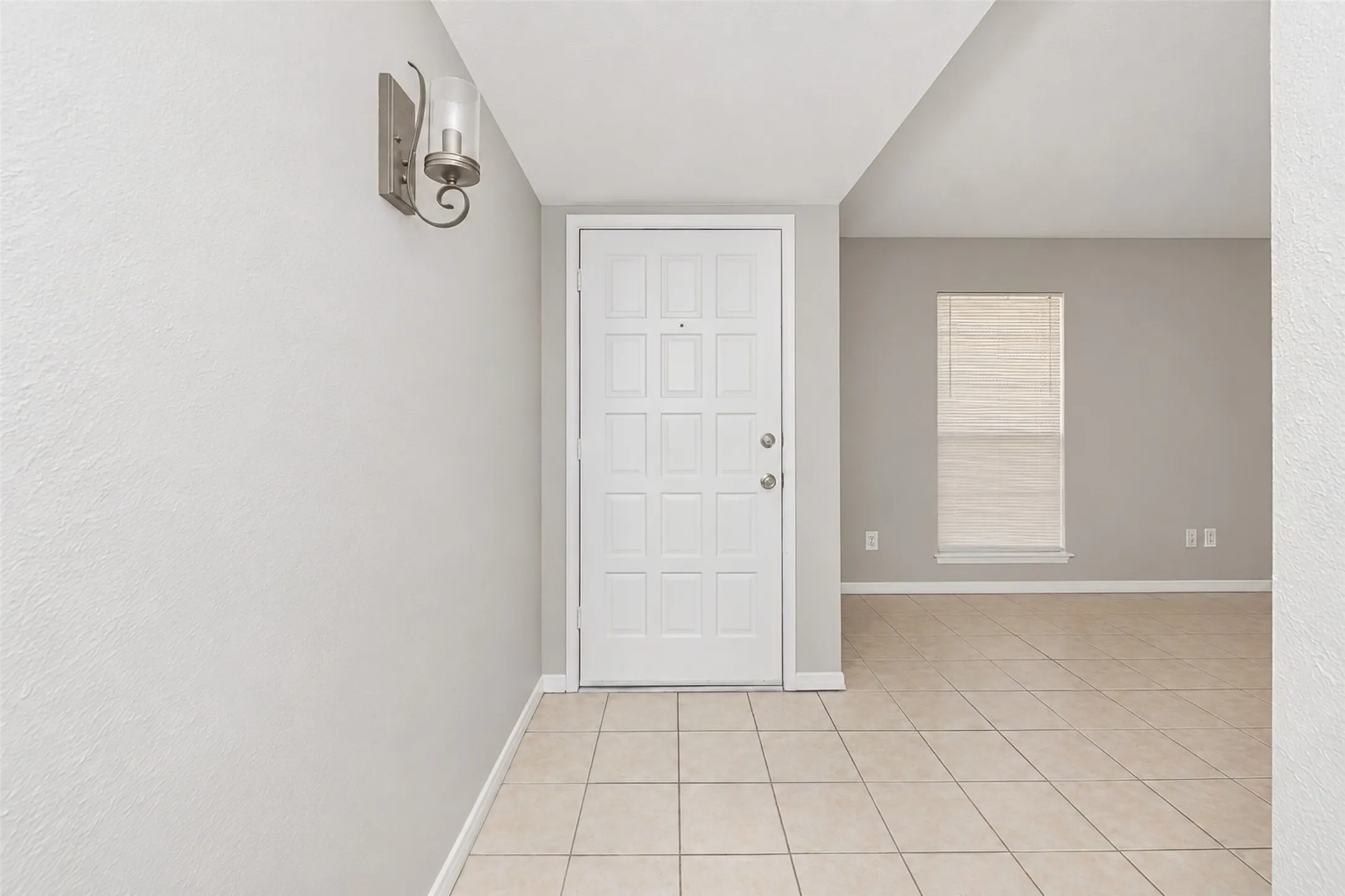 Single Family Residence For Rent in Collin County , 1204 W Spring Creek Parkway, Plano, Texas 75023, 3 Bedroom, 2 Bathroom, 2 Garage spaces, 1,601 Sqft, built in 1975, mls#21289099, Real Estate Agent in Plano, Homes For Rent in Collin county, Homes For Rent in Plano, Realtor in Plano Texas, Real Estate Brokerage Independent Realty Texas, Luminita Cordes Realtor