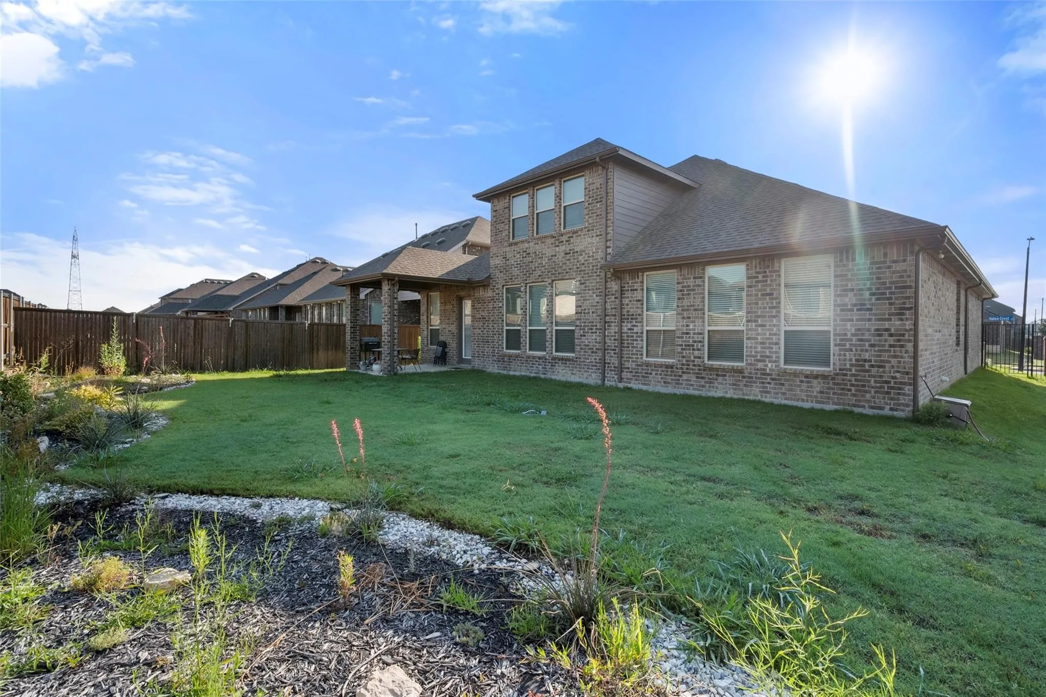 Single Family Residence For Sale in Tarrant County , 7224 Fallen Crest Lane, Arlington, Texas 76001, 4 Bedroom, 4 Bathroom, 2 Garage spaces, 2,680 Sqft, built in 2020, mls#21389326, Real Estate Agent in Arlington, Homes For Sale in Tarrant county, Homes For Sale in Arlington, Realtor in Arlington Texas, Real Estate Brokerage Independent Realty Texas, Luminita Cordes Realtor