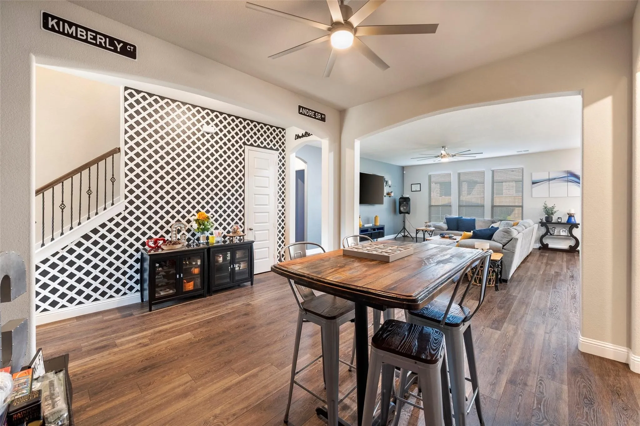 Single Family Residence For Sale in Tarrant County , 7224 Fallen Crest Lane, Arlington, Texas 76001, 4 Bedroom, 4 Bathroom, 2 Garage spaces, 2,680 Sqft, built in 2020, mls#21389326, Real Estate Agent in Arlington, Homes For Sale in Tarrant county, Homes For Sale in Arlington, Realtor in Arlington Texas, Real Estate Brokerage Independent Realty Texas, Luminita Cordes Realtor