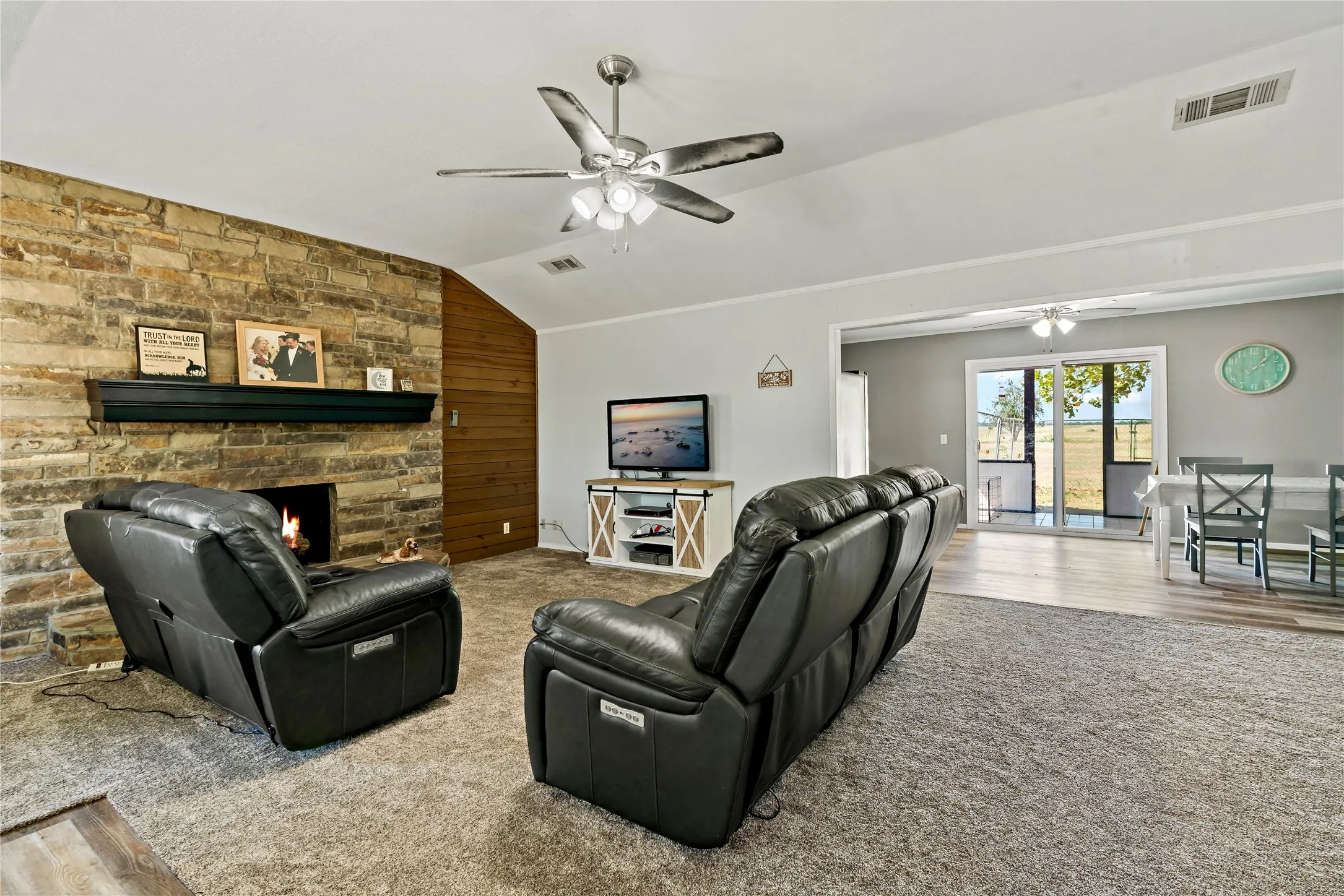 Single Family Residence For Sale in Lamar County , 412 County Road 34020, Brookston, Texas 75421, 4 Bedroom, 3 Bathroom, Garage spaces, 2,280 Sqft, built in 1995, mls#21389010, Real Estate Agent in Brookston, Homes For Sale in Lamar county, Homes For Sale in Brookston, Realtor in Brookston Texas, Real Estate Brokerage Independent Realty Texas, Luminita Cordes Realtor