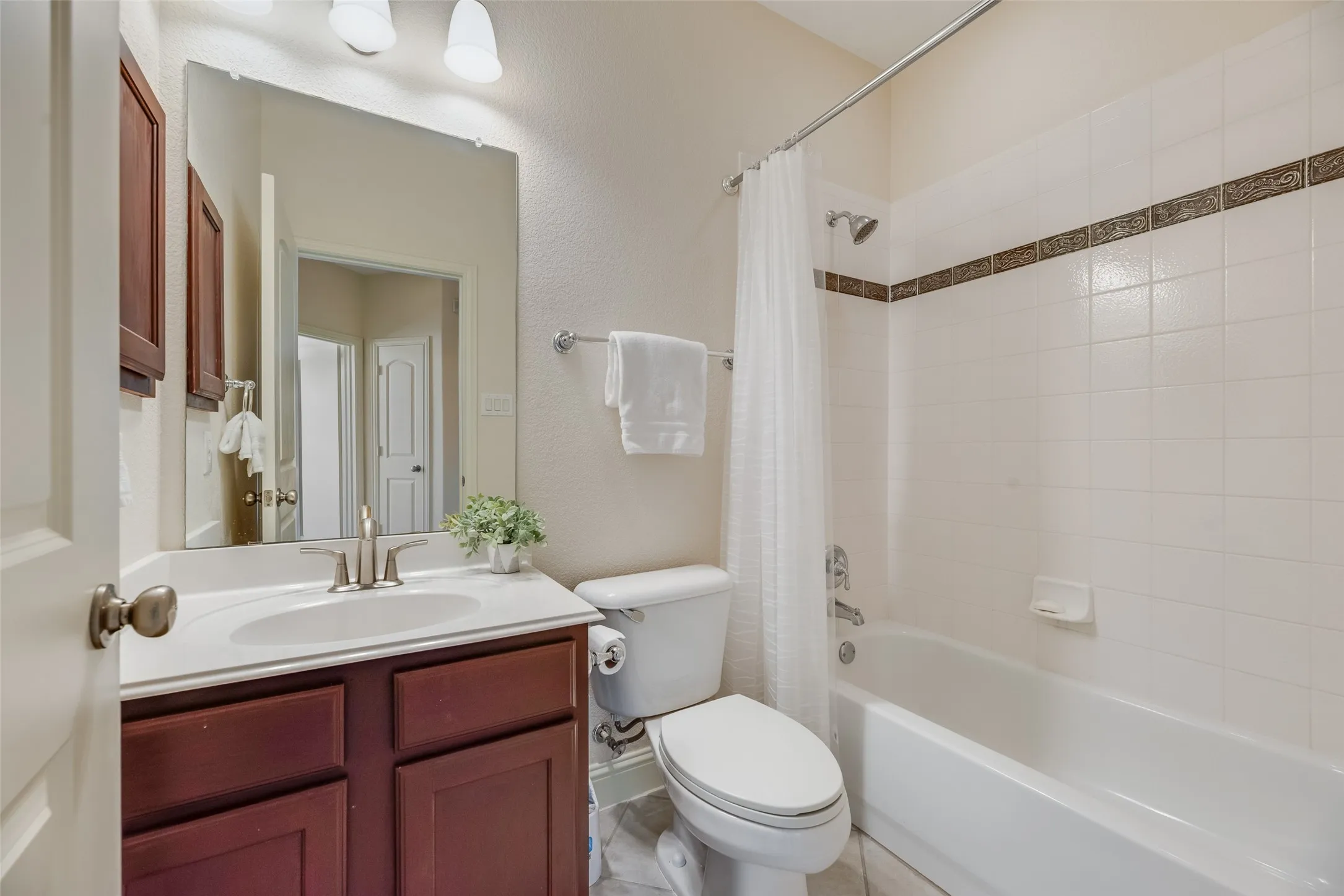 Townhouse For Sale in Collin County , 7233 Kasko Drive, Plano, Texas 75024, 2 Bedroom, 3 Bathroom, 2 Garage spaces, 1,631 Sqft, built in 2005, mls#21380904, Real Estate Agent in Plano, Homes For Sale in Collin county, Homes For Sale in Plano, Realtor in Plano Texas, Real Estate Brokerage Independent Realty Texas, Luminita Cordes Realtor