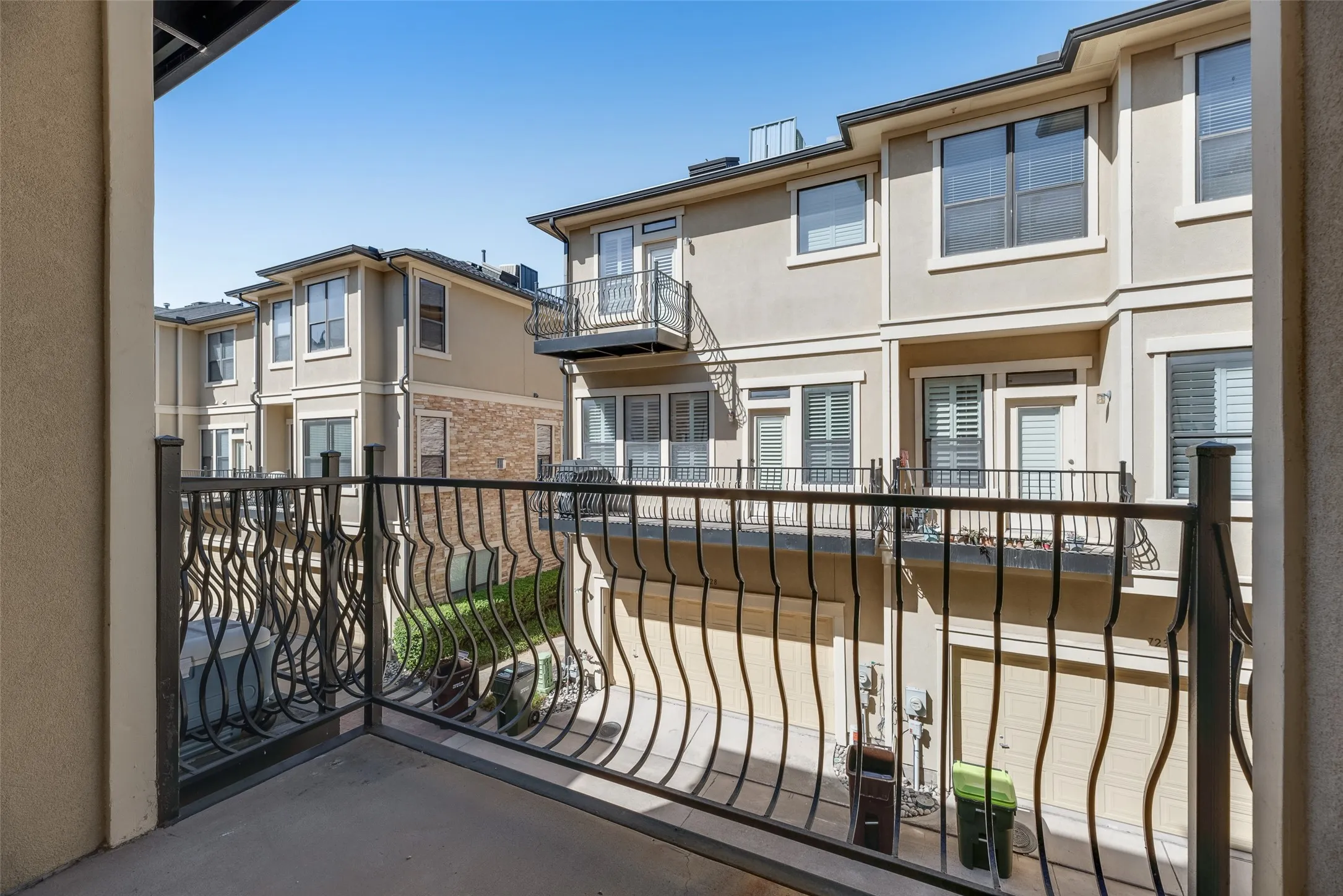 Townhouse For Sale in Collin County , 7233 Kasko Drive, Plano, Texas 75024, 2 Bedroom, 3 Bathroom, 2 Garage spaces, 1,873 Sqft, built in 2005, mls#21380904, Real Estate Agent in Plano, Homes For Sale in Collin county, Homes For Sale in Plano, Realtor in Plano Texas, Real Estate Brokerage Independent Realty Texas, Luminita Cordes Realtor