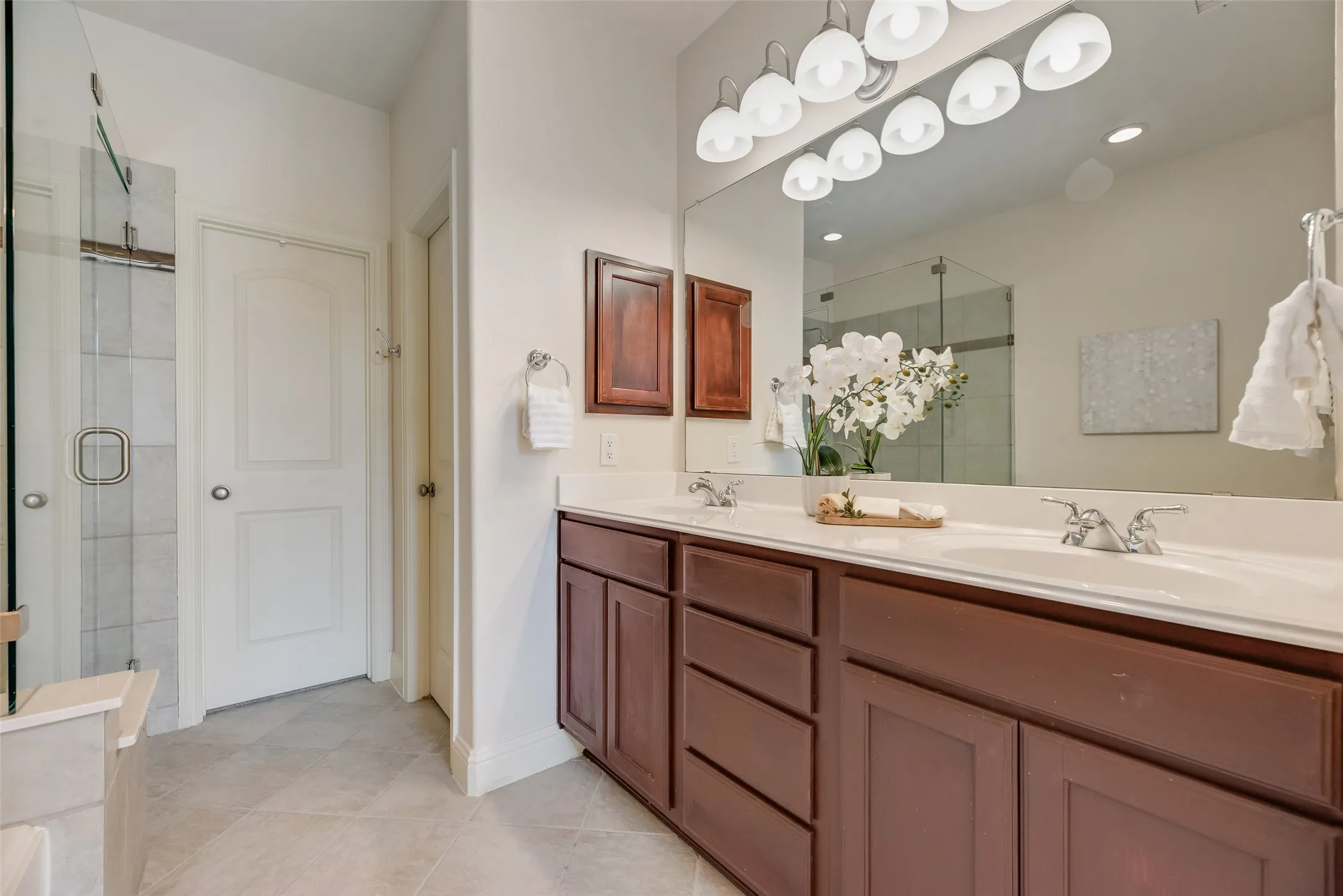 Townhouse For Sale in Collin County , 7233 Kasko Drive, Plano, Texas 75024, 2 Bedroom, 3 Bathroom, 2 Garage spaces, 1,873 Sqft, built in 2005, mls#21380904, Real Estate Agent in Plano, Homes For Sale in Collin county, Homes For Sale in Plano, Realtor in Plano Texas, Real Estate Brokerage Independent Realty Texas, Luminita Cordes Realtor