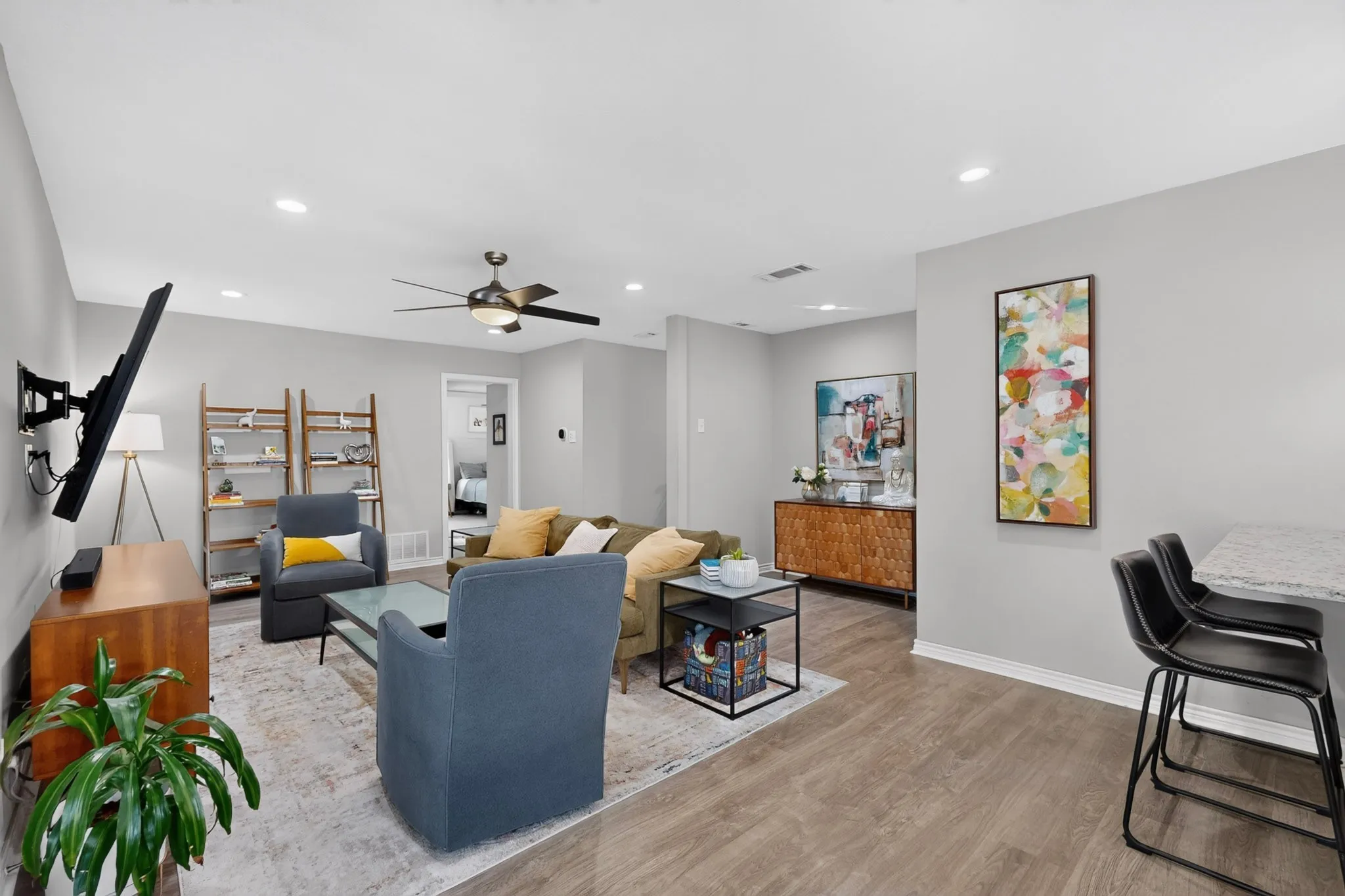 Single Family Residence For Sale in Dallas County , 8632 Kingspoint Drive, Dallas, Texas 75238, 4 Bedroom, 2 Bathroom, 2 Garage spaces, 1,476 Sqft, built in 1963, mls#21387709, Real Estate Agent in Dallas, Homes For Sale in Dallas county, Homes For Sale in Dallas, Realtor in Dallas Texas, Real Estate Brokerage Independent Realty Texas, Luminita Cordes Realtor