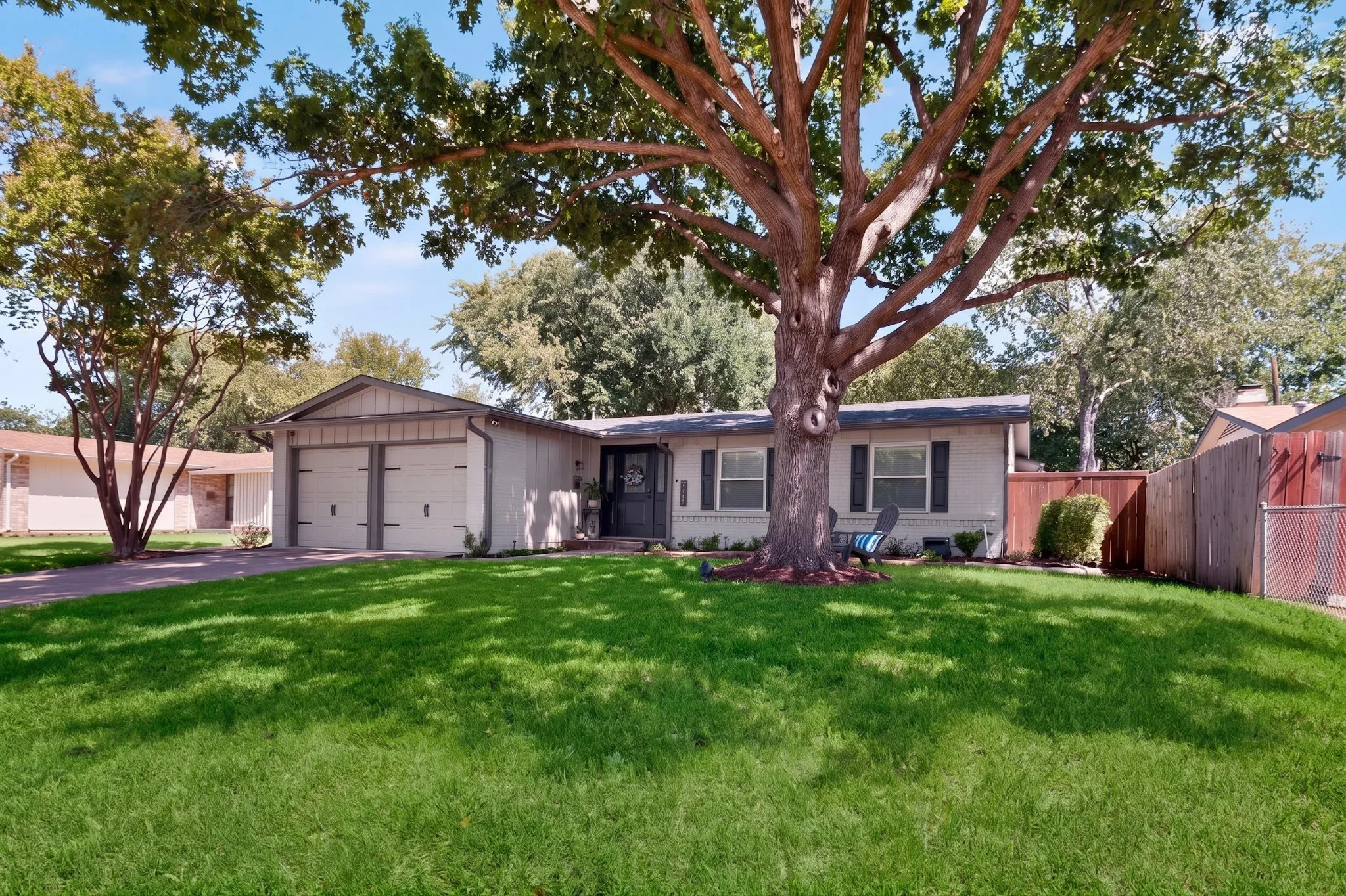Single Family Residence For Sale in Dallas County , 8632 Kingspoint Drive, Dallas, Texas 75238, 4 Bedroom, 2 Bathroom, 2 Garage spaces, 1,476 Sqft, built in 1963, mls#21387709, Real Estate Agent in Dallas, Homes For Sale in Dallas county, Homes For Sale in Dallas, Realtor in Dallas Texas, Real Estate Brokerage Independent Realty Texas, Luminita Cordes Realtor