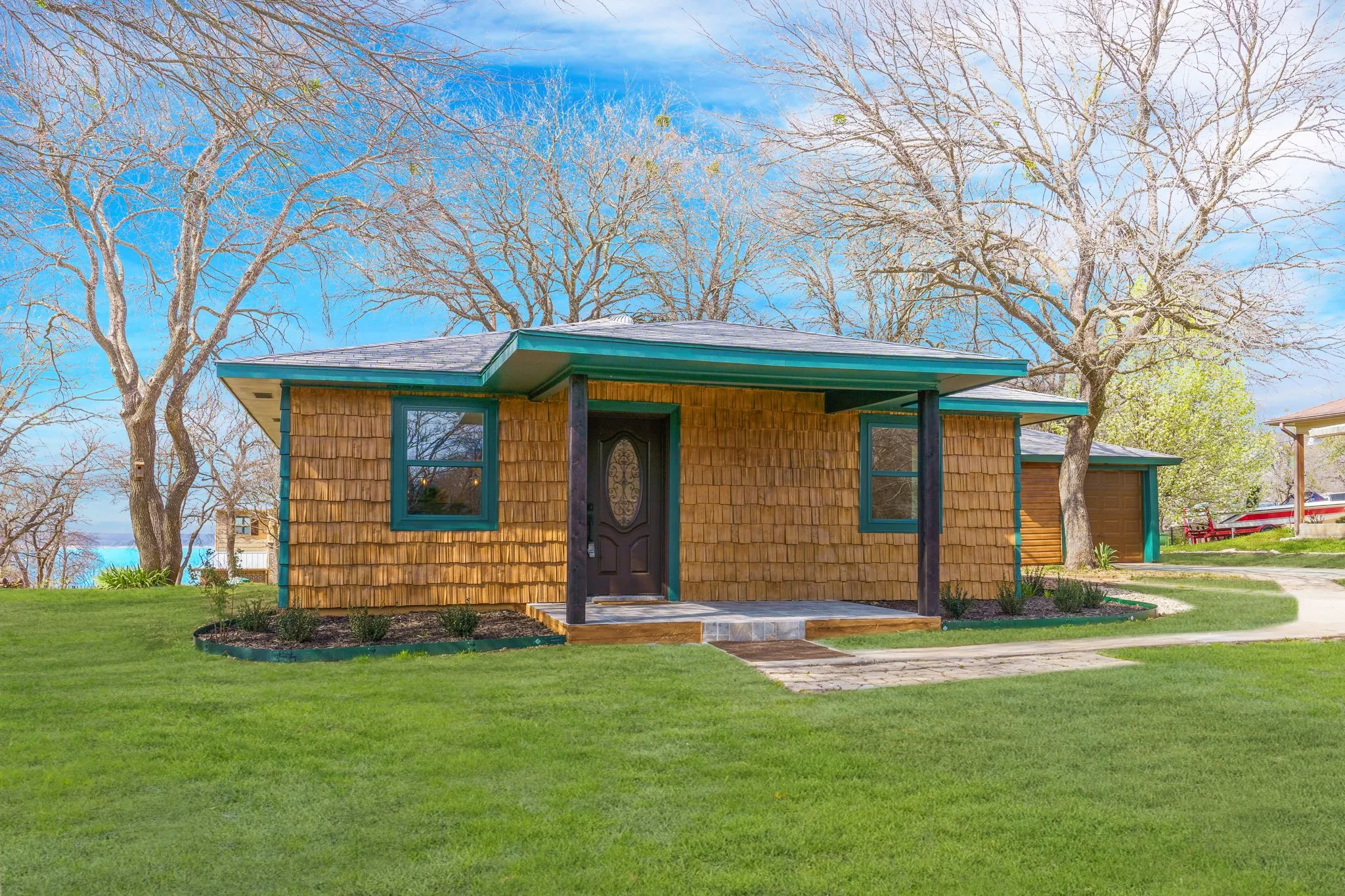 Single Family Residence For Rent in Grayson County , 321 Crescent Drive, Pottsboro, Texas 75076, 3 Bedroom, 3 Bathroom, 1 Garage spaces, 1,521 Sqft, built in 1972, mls#21389259, Real Estate Agent in Pottsboro, Homes For Rent in Grayson county, Homes For Rent in Pottsboro, Realtor in Pottsboro Texas, Real Estate Brokerage Independent Realty Texas, Luminita Cordes Realtor